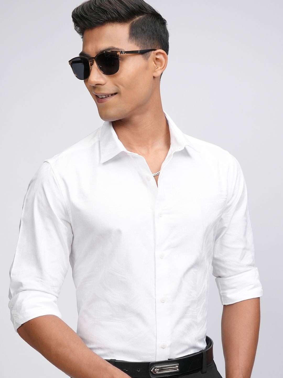 

LOCOMOTIVE Men Slim Fit Cutaway Collar Solid Cotton Formal Shirt, White