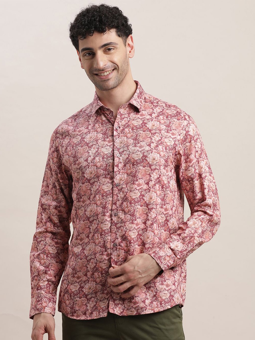 

Turtle Men Classic Fit Spread Collar Floral Printed Cotton Casual Shirt, Maroon