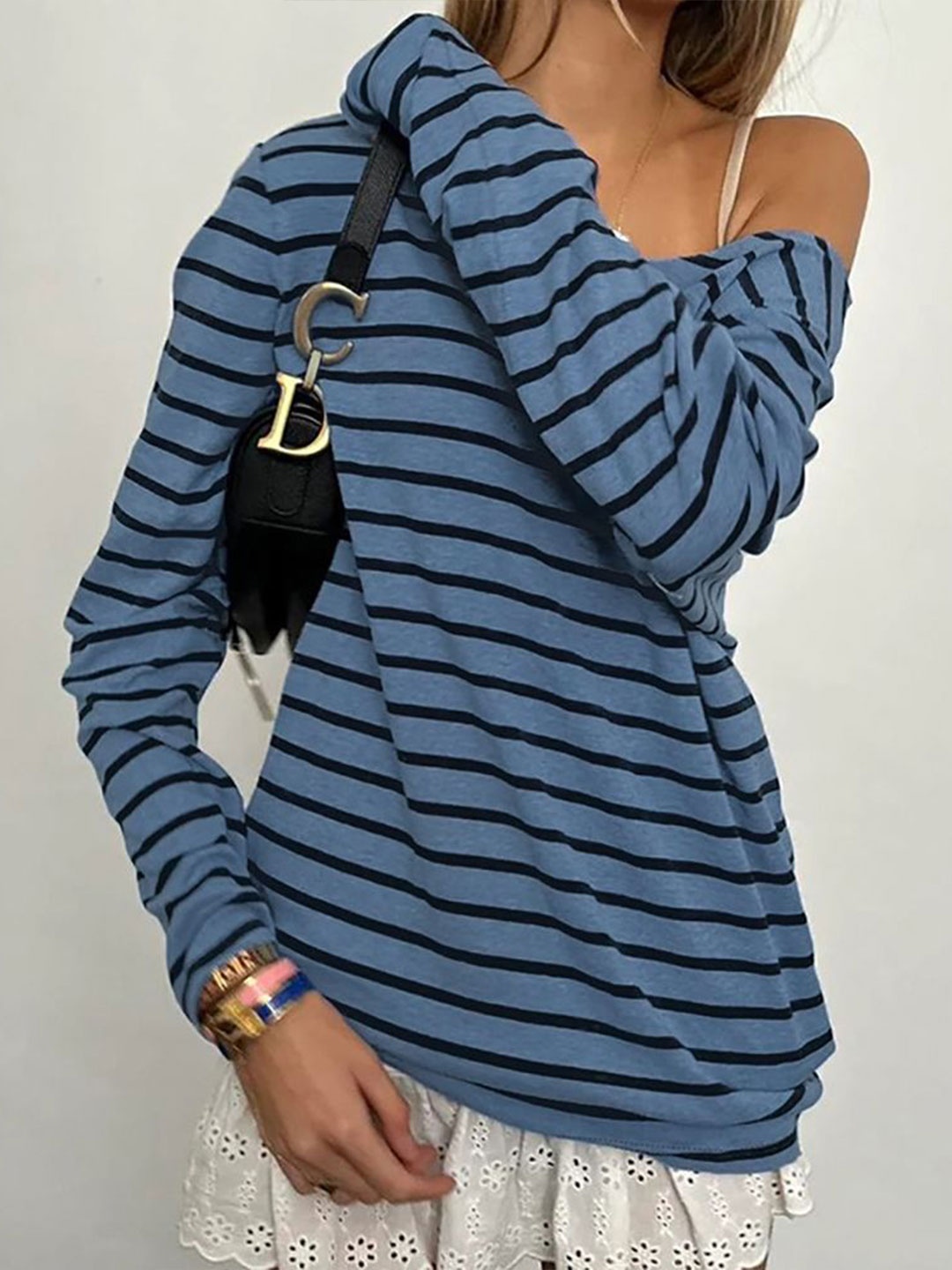 

StyleCast x Revolte Striped Extended Sleeves Crepe Top, Blue