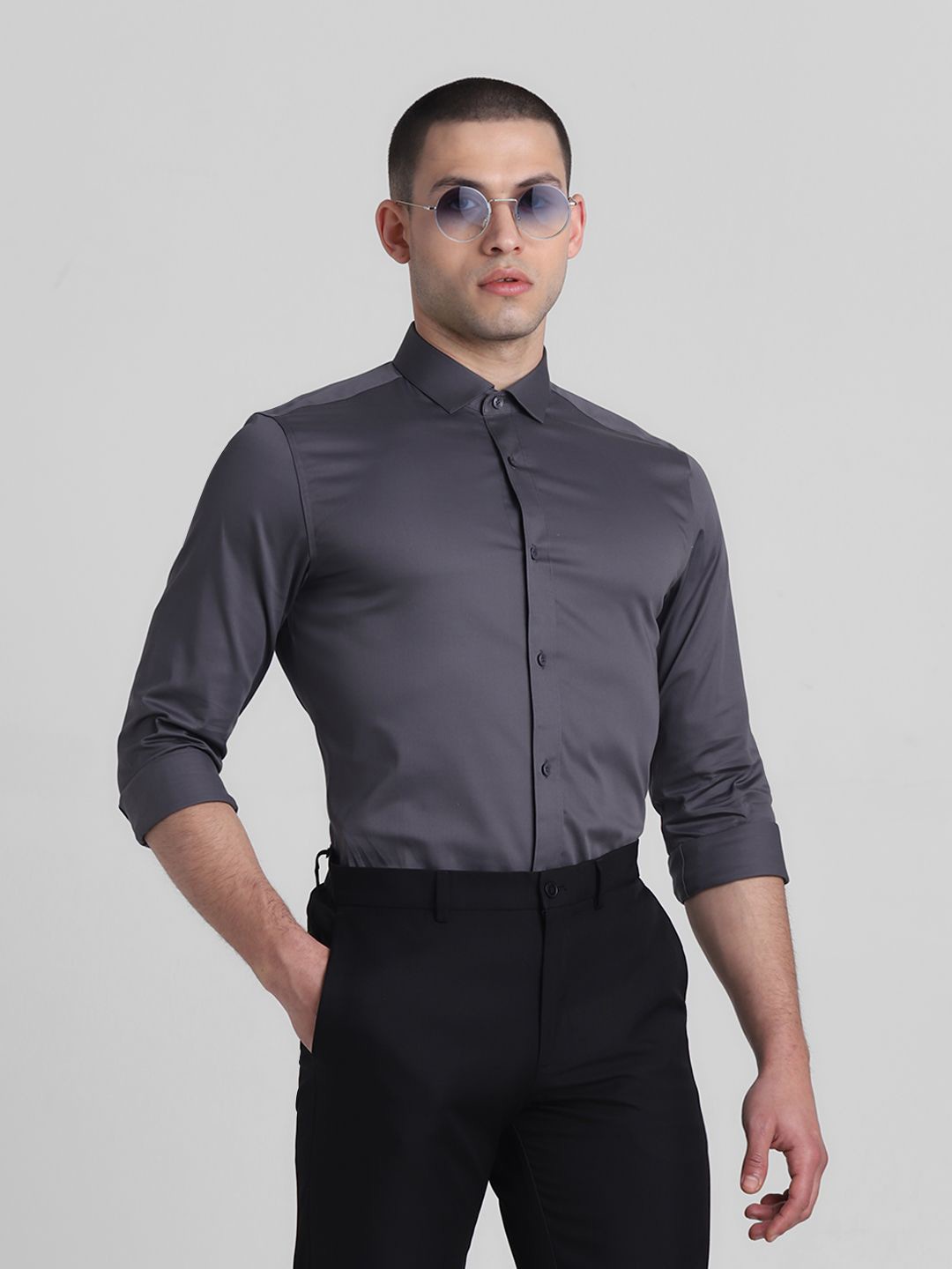 

Jack & Jones Men Slim Fit Spread Collar Solid Cotton Casual Shirt, Grey