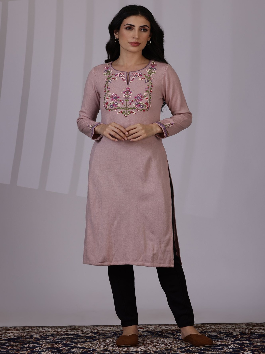 

W Floral Embroidered Keyhole Neck Straight Kurta, Pink