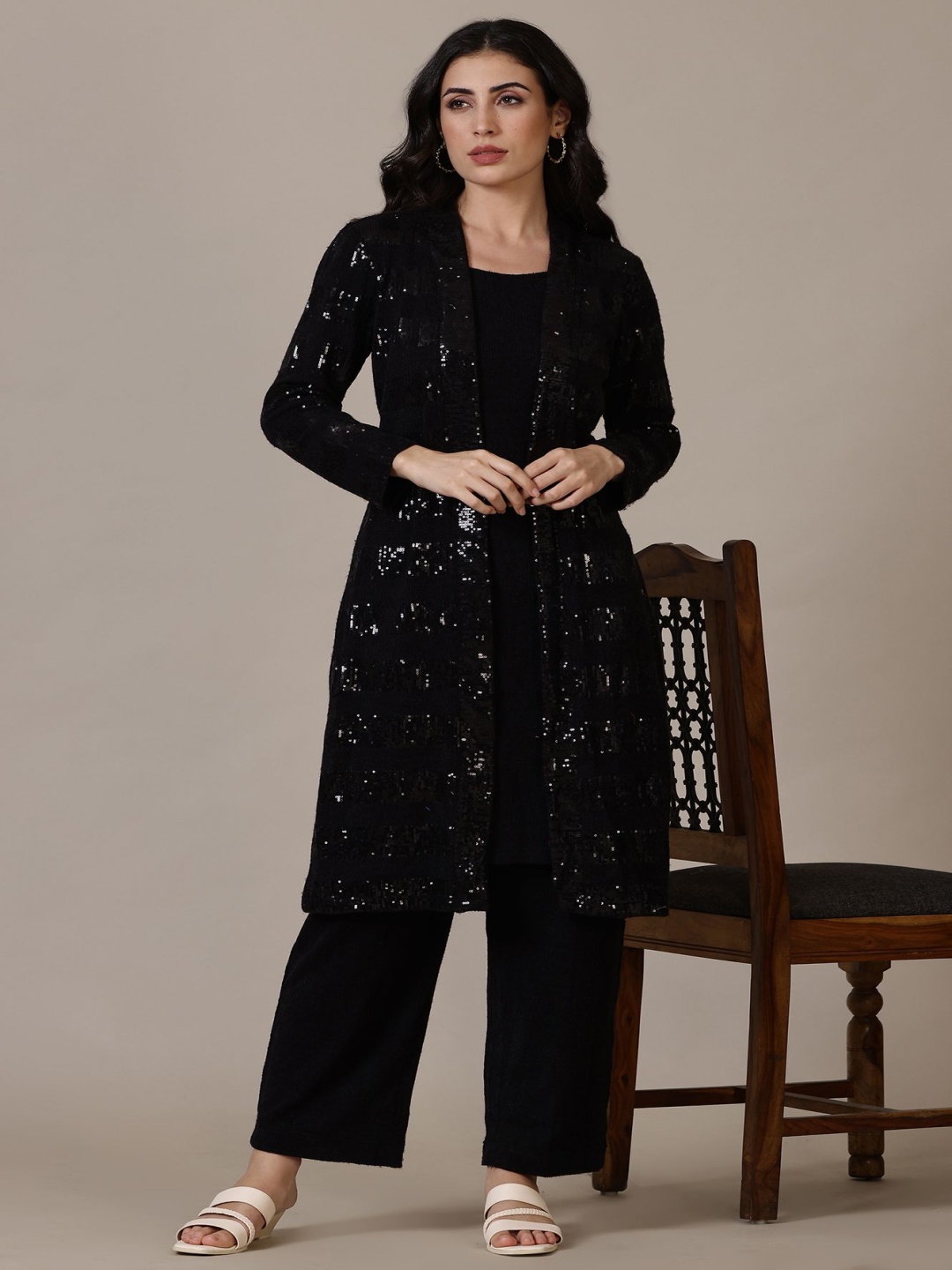 

AURELIA Floral Sequinned A-Line Kurta With Palazzo, Black