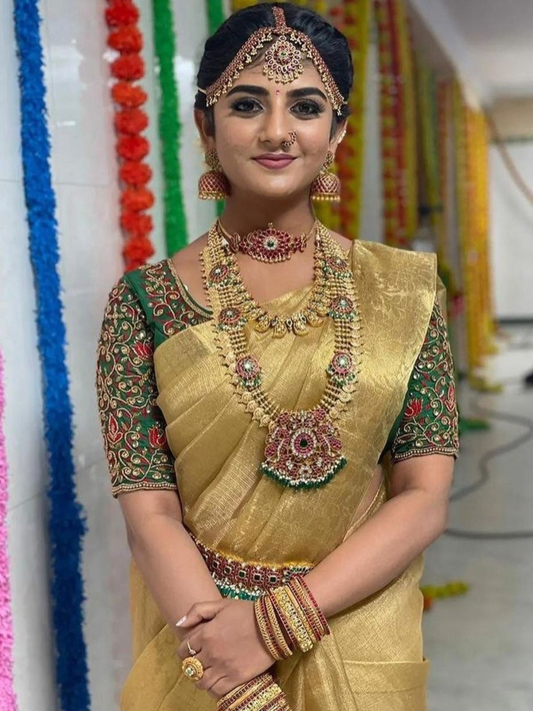 

DIVASTRI Ethnic Motifs Zari Tissue Banarasi Saree, Gold