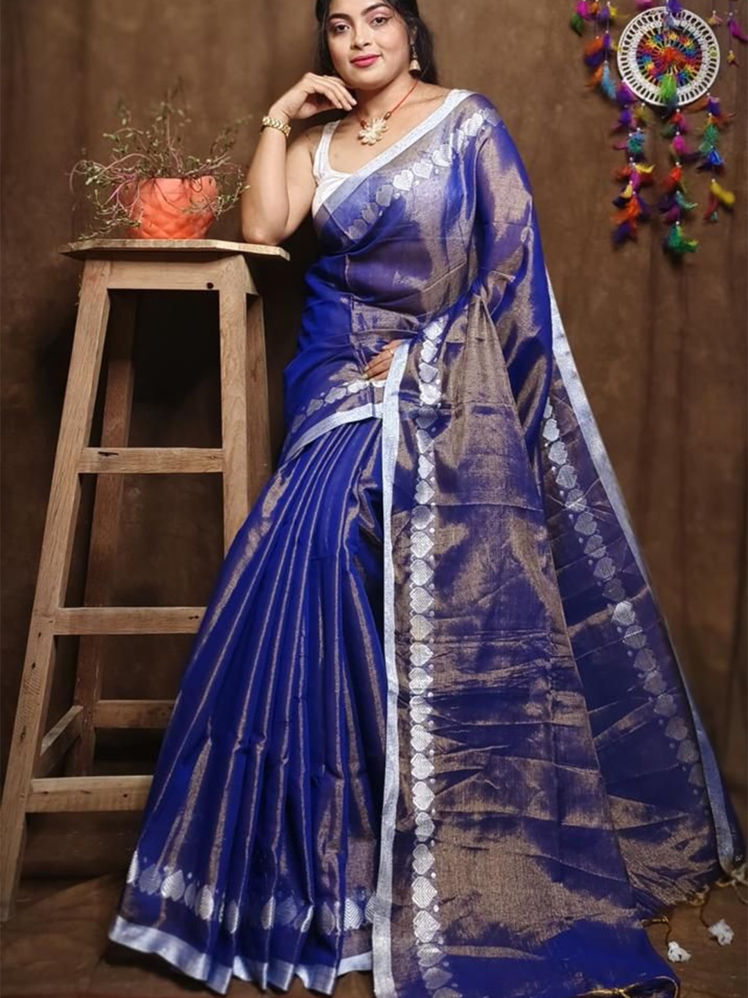 

Ruuprekha Tissue Tussar Saree, Navy blue