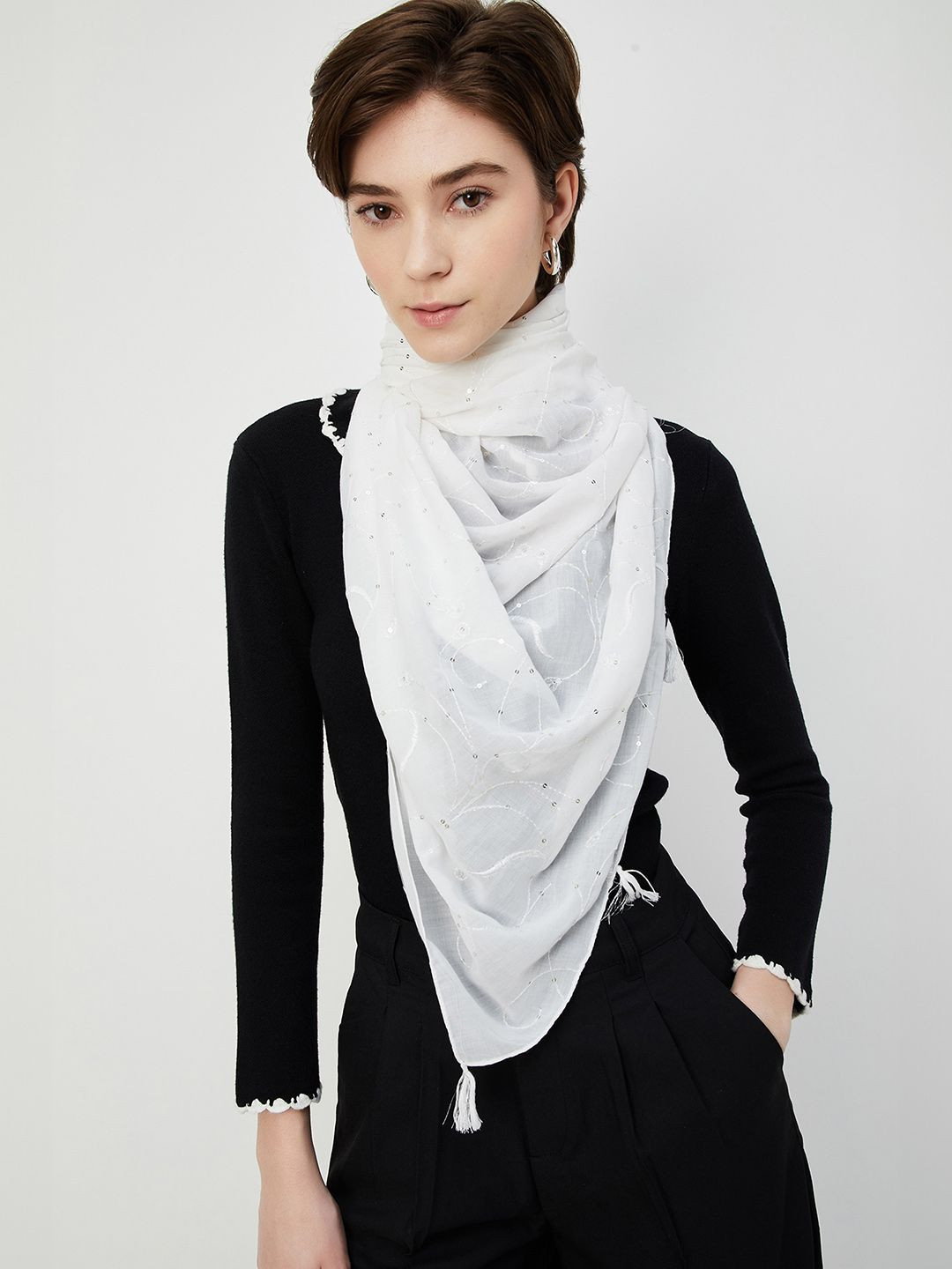 

max Women Embroidered Scarf, White