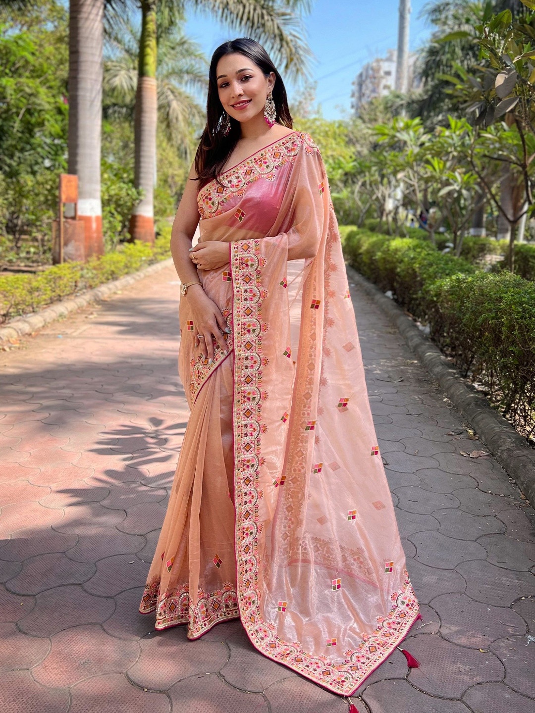 

LeeliPeeri Designer Ethnic Motifs Embroidered Embellished Beads and Stones Tissue Saree, Peach