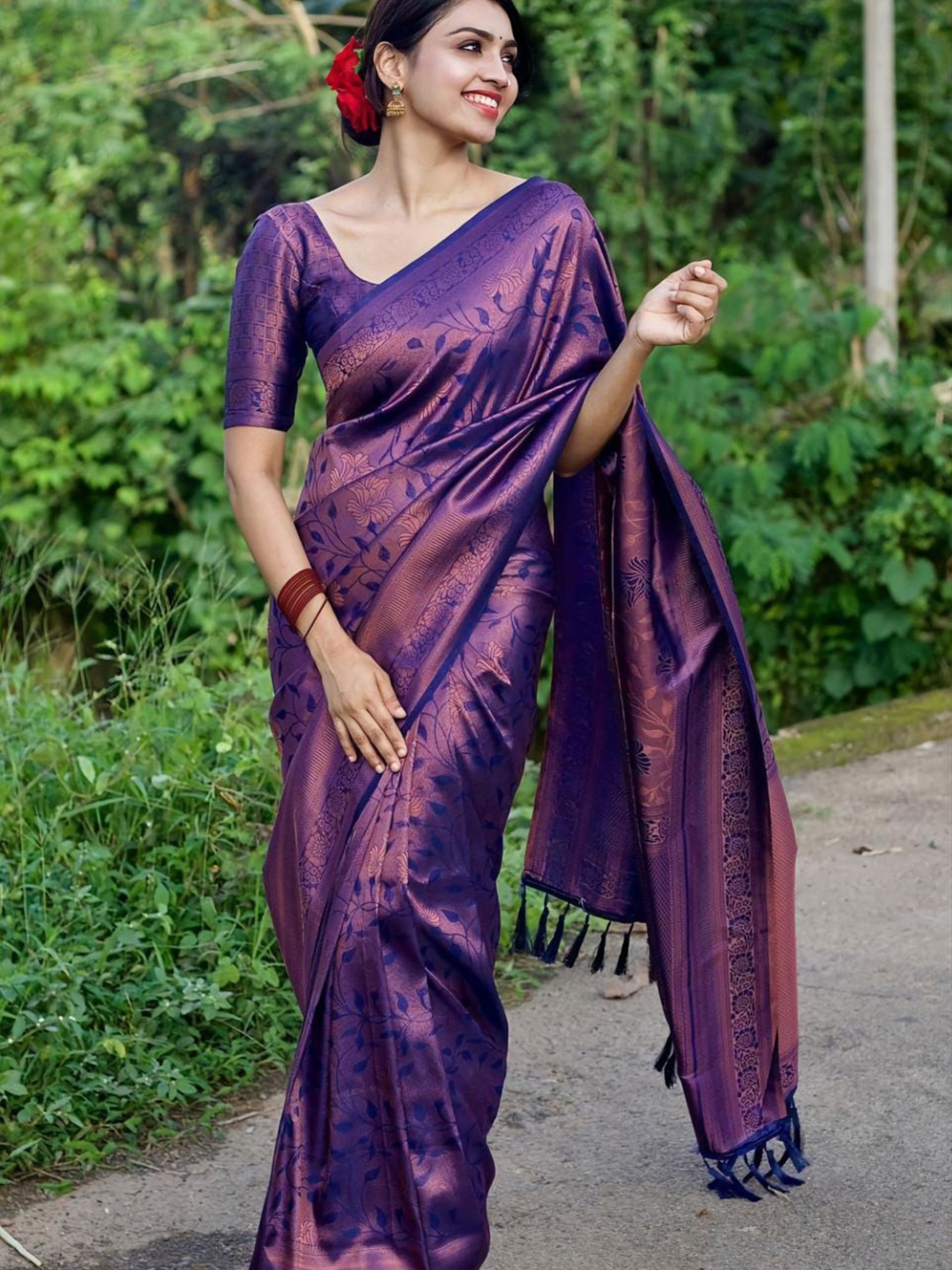 

Taslar Woven Design Zari Pure Silk Banarasi Saree, Violet