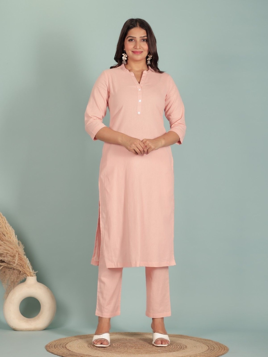 

Aramya Women Regular Beads and Stones Linen Kurta with Trousers, Pink