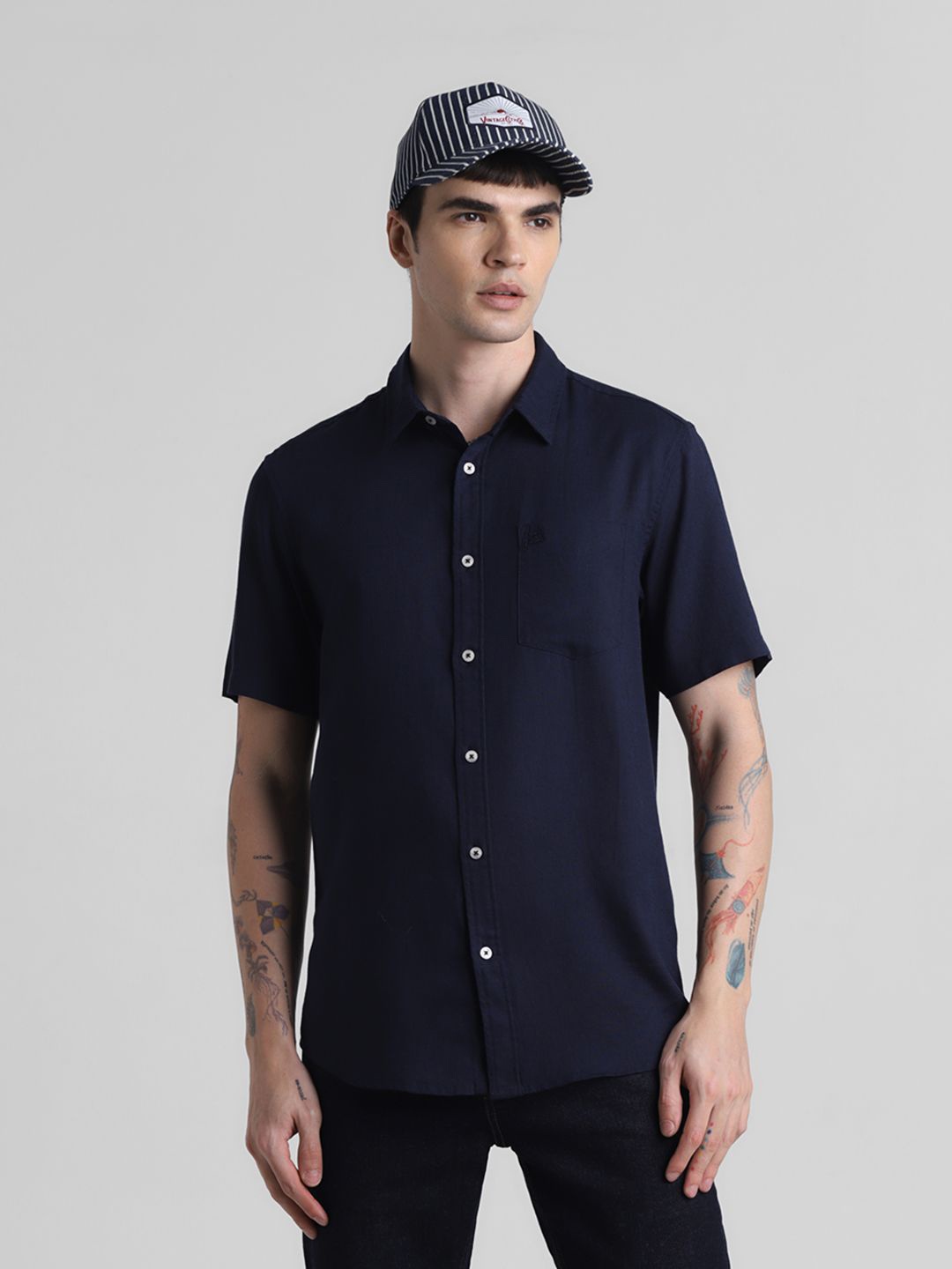 

Jack & Jones Men Spread Collar Solid Casual Shirt, Navy blue