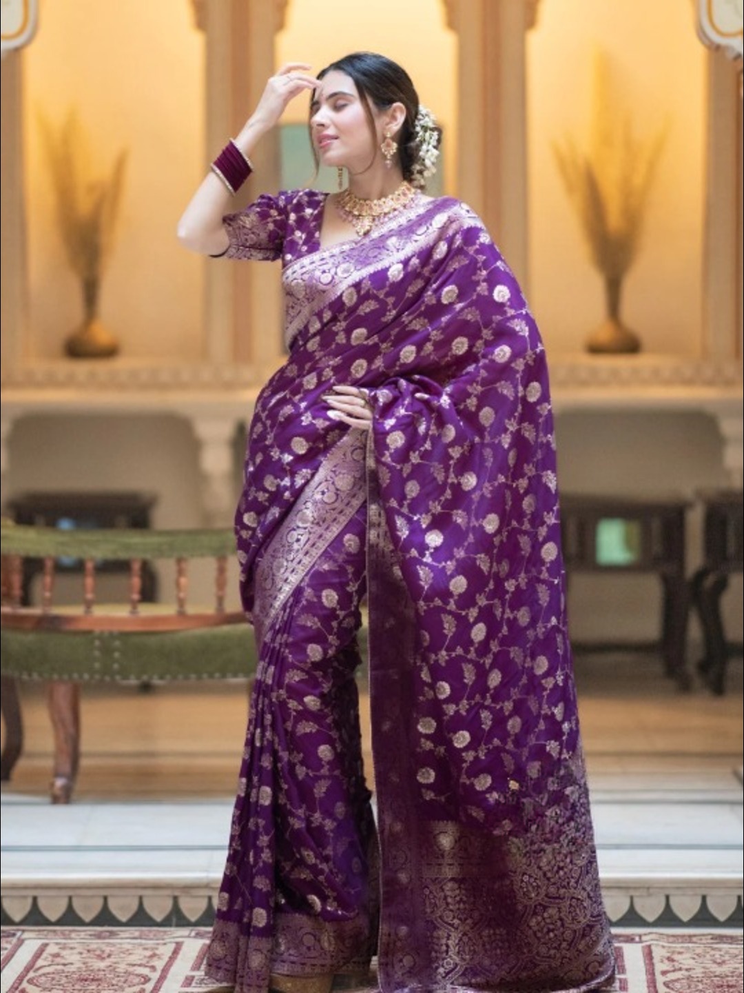 

Flosive Woven Design Zari Art Silk Banarasi Saree, Purple