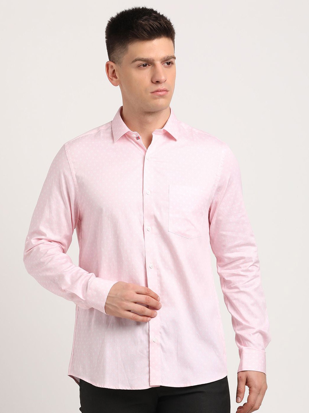 

Turtle Men Standard Slim Fit Spread Collar Textured Cotton Casual Shirt, Pink