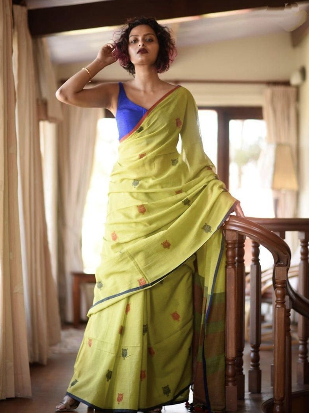 

Ruuprekha Woven Design Pure Cotton Khadi Saree, Olive