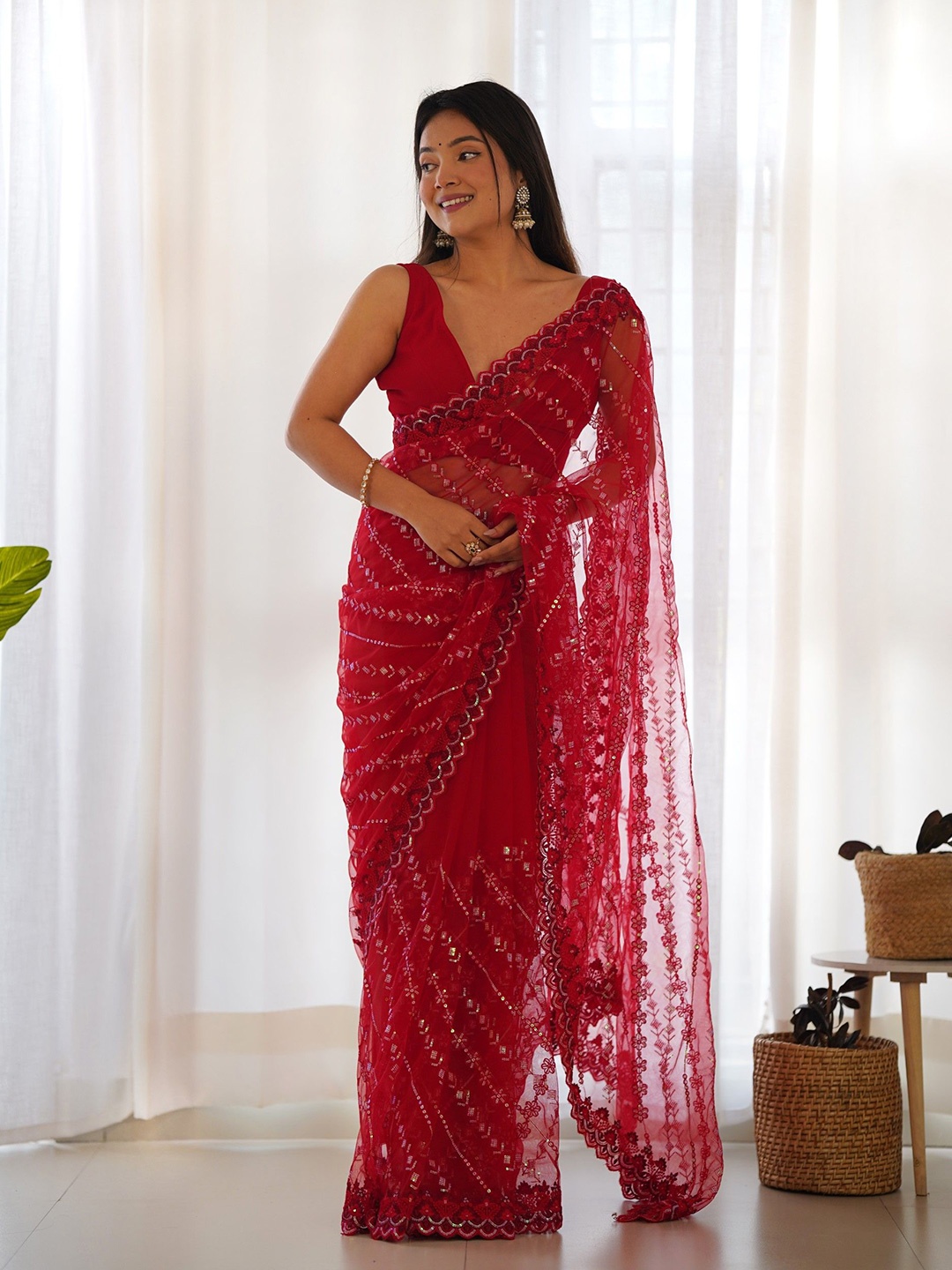 

LeeliPeeri Designer Embellished Sequinned Saree, Red