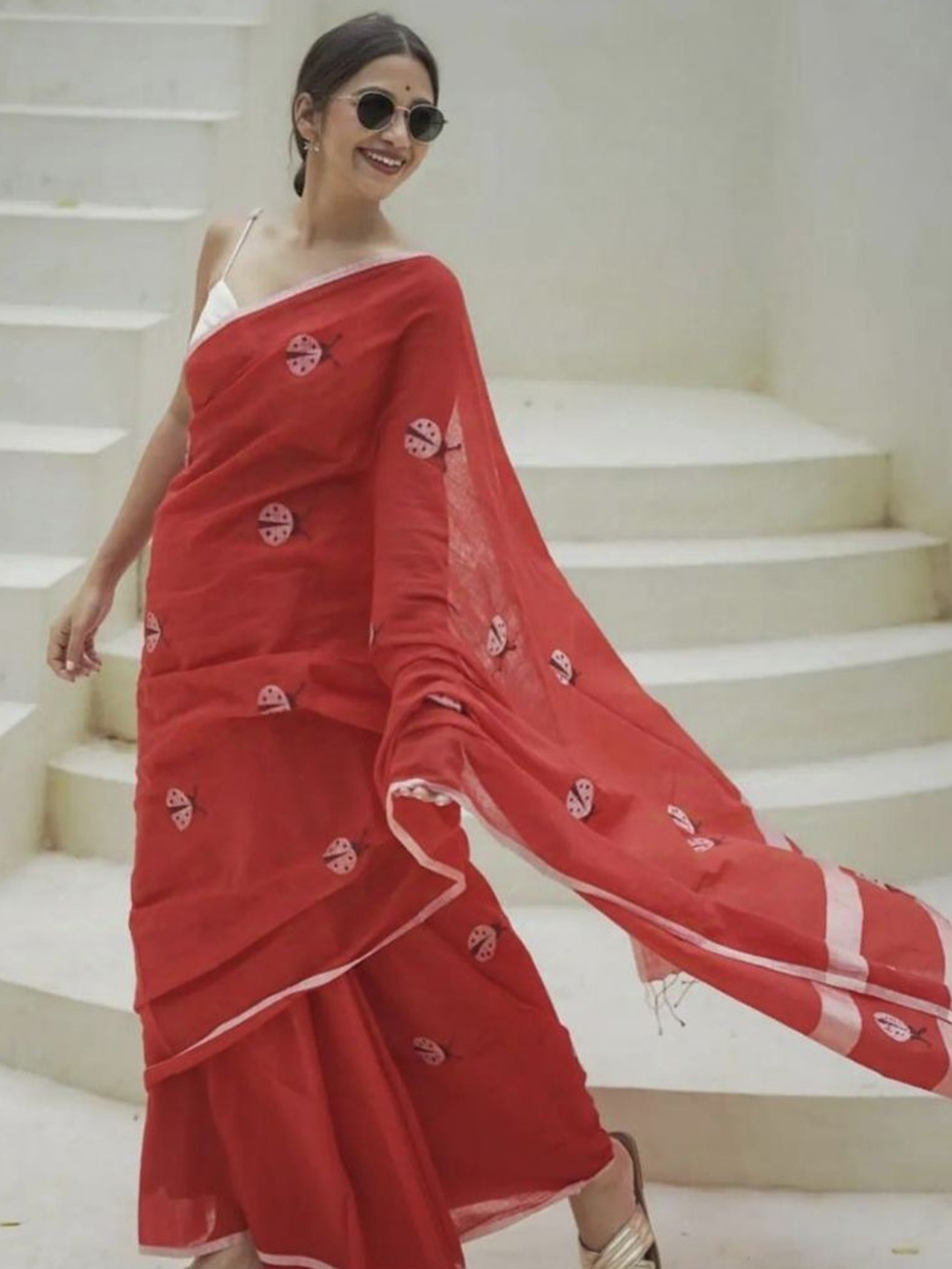 

Ruuprekha Abstract Printed Pure Cotton Fusion Khadi Saree, Red