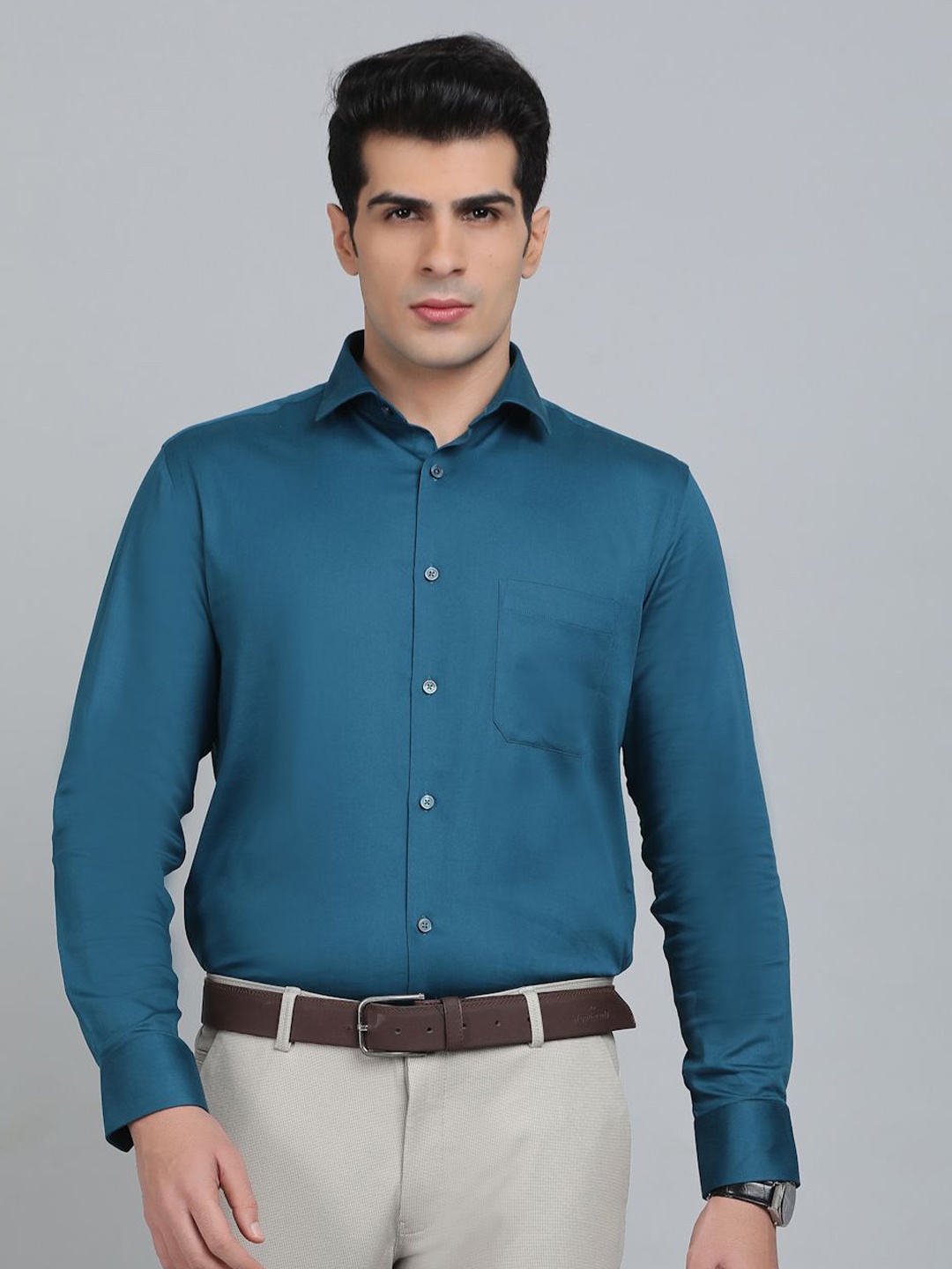 

Greenfibre Men Slim Fit Cutaway Collar Solid Cotton Formal Shirt, Teal