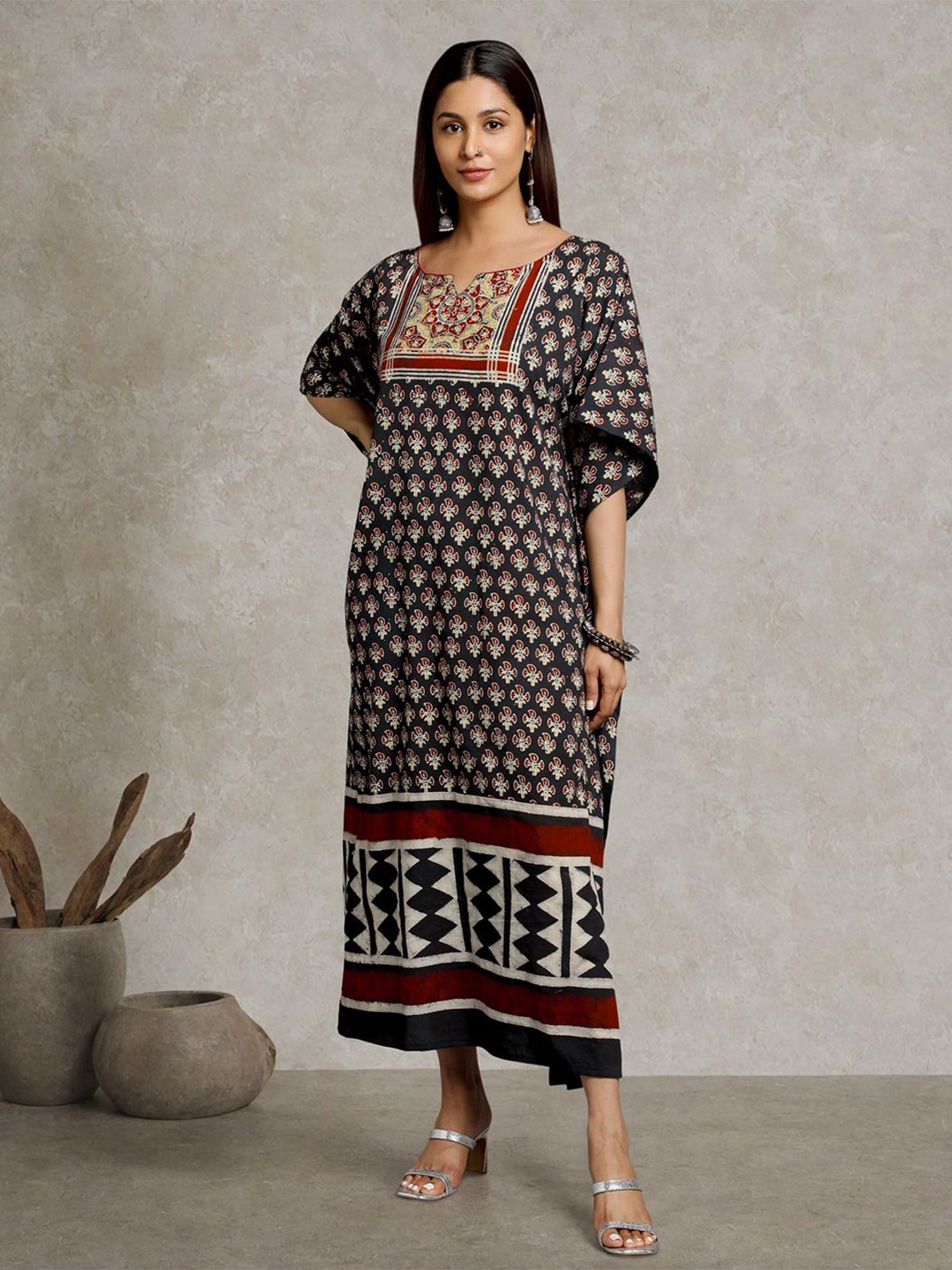 

THE WEAVE TRAVELLER Ethnic Motifs Printed Kaftan Midi Dress, Black