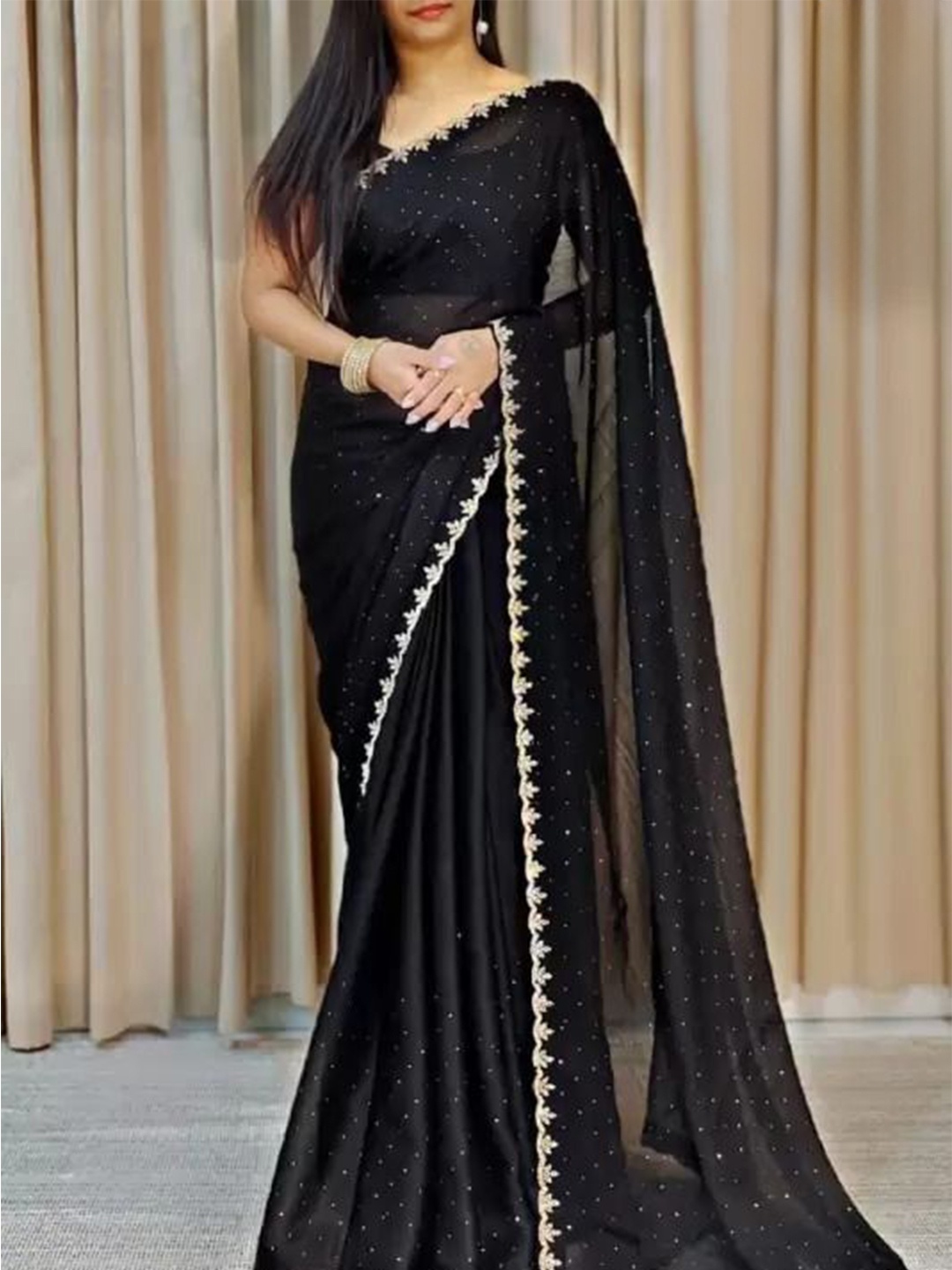 

SAADHVI Embellished Beads and Stones Pure Georgette Saree, Black