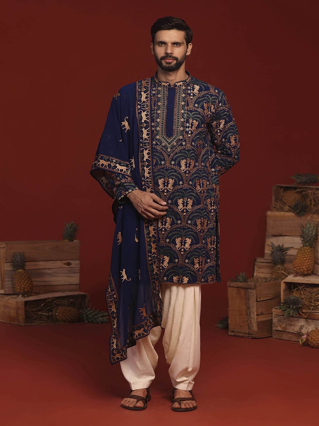 

KALPRAAG Tanvith Floral Embroidered Sequinned Mandarin Collar Kurta with Patiala & Dupatta, Navy blue