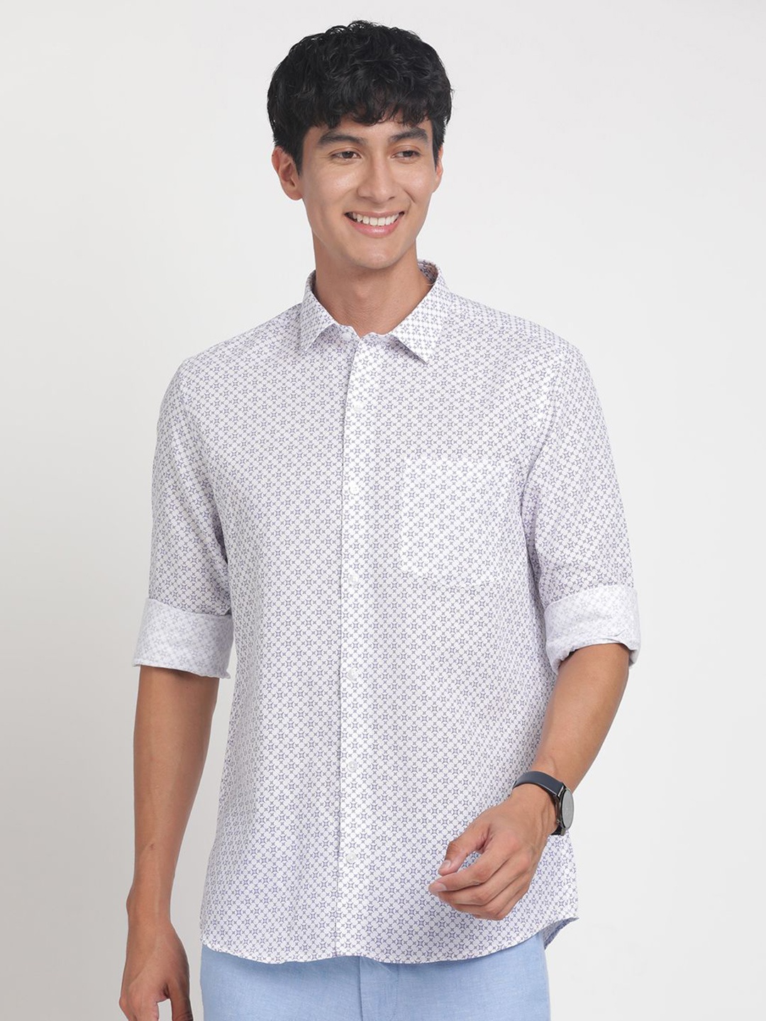 

Turtle Men Standard Fit Spread Collar Micro Ditsy Printed Casual Shirt, White