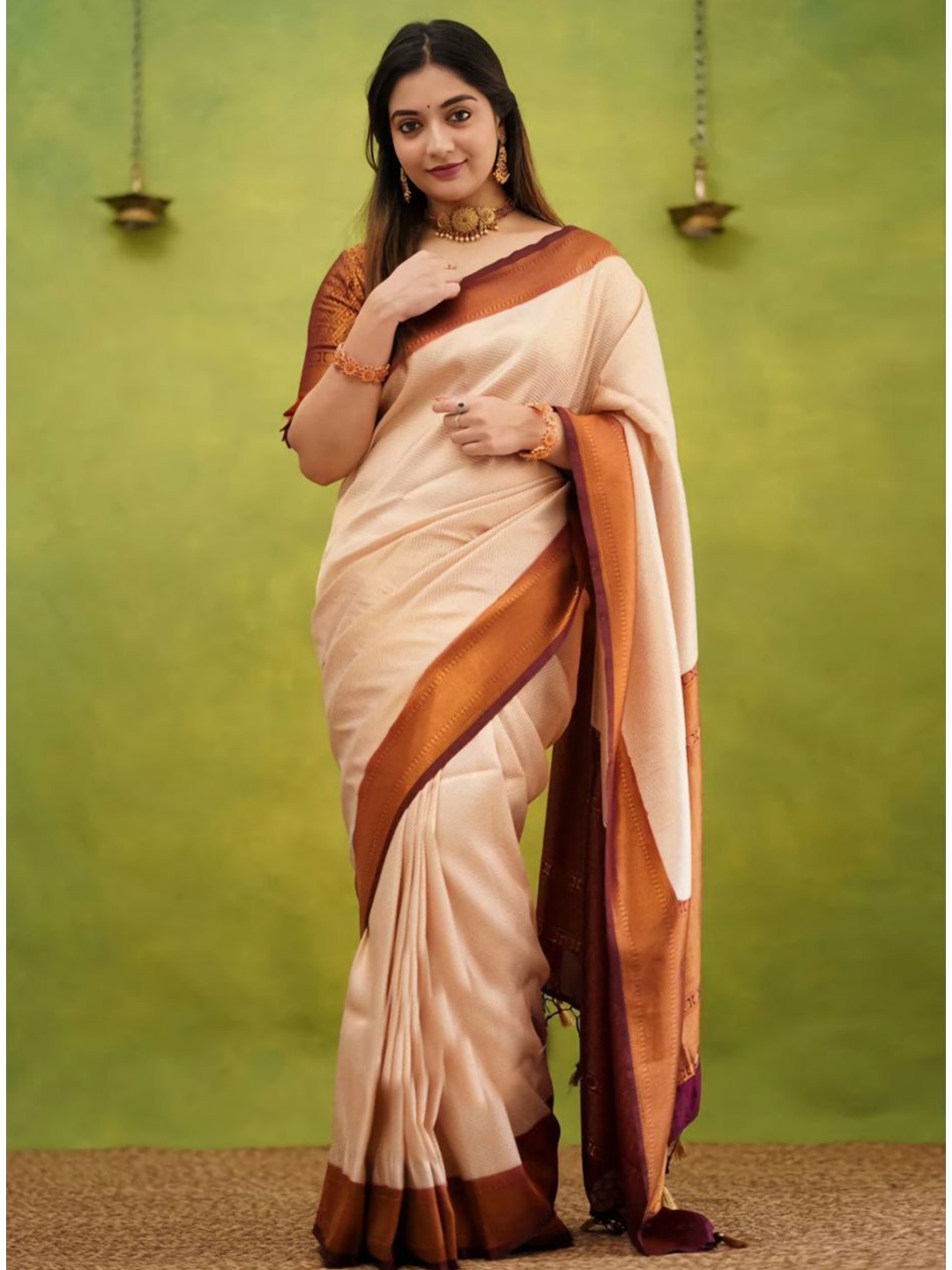 

Taslar Woven Design Pure Silk Banarasi Saree, Cream