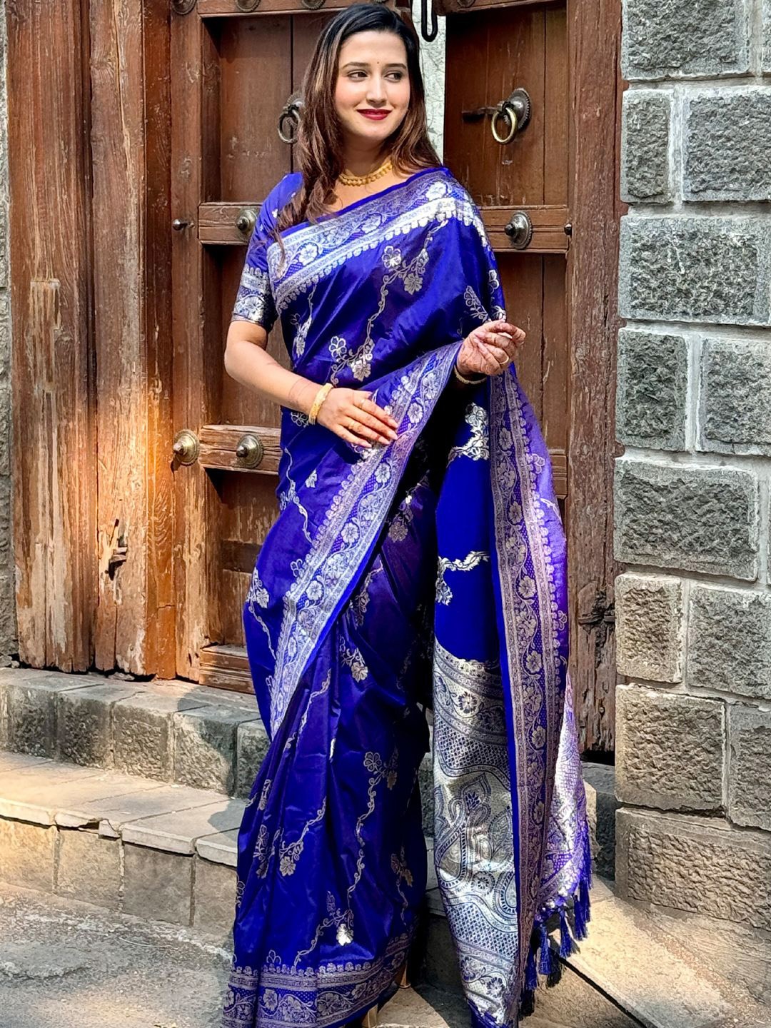 

Mitera Woven Design Zari Banarasi Saree, Blue