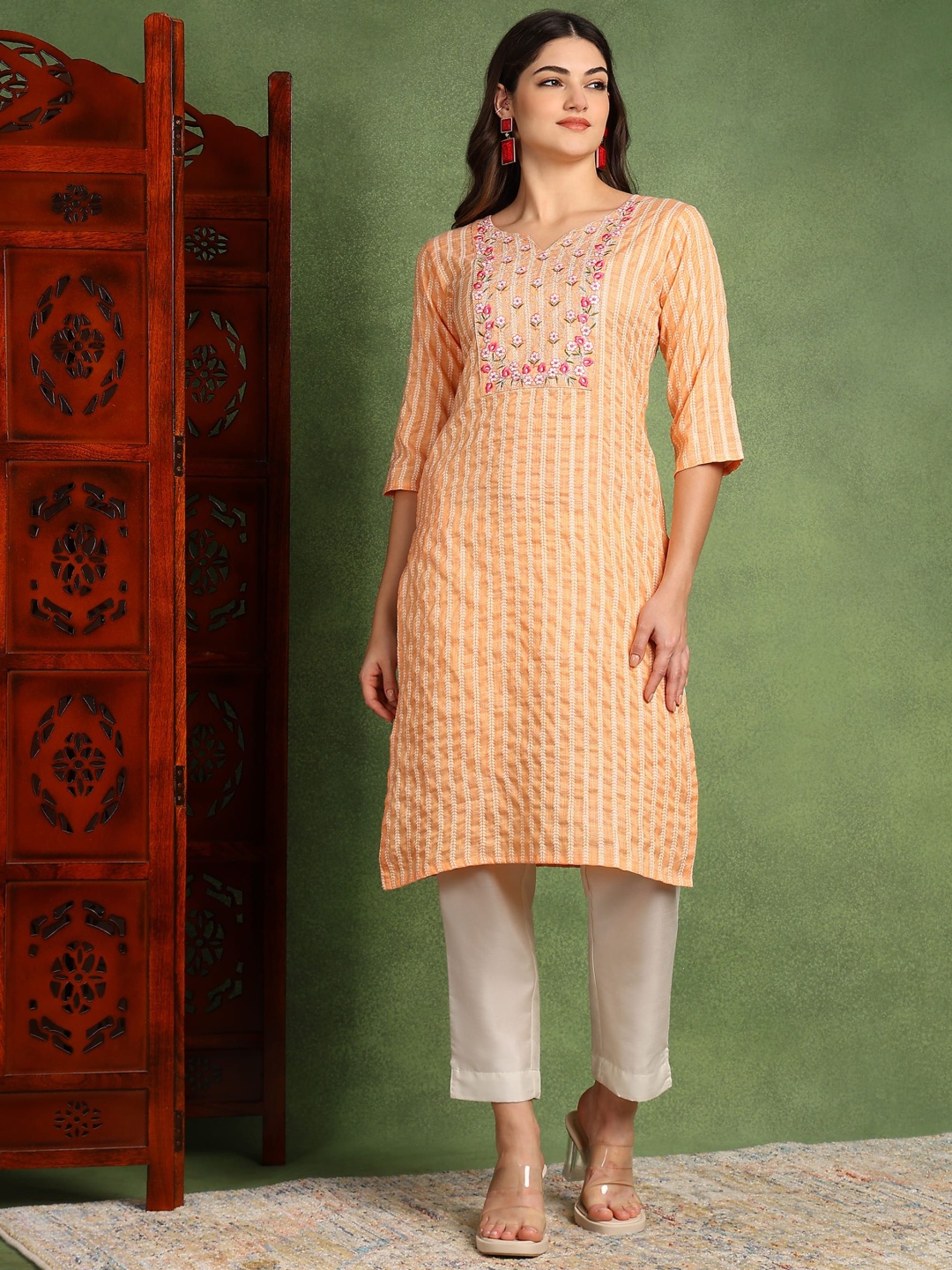 

VINH FASHION Floral Embroidered Notch Neck Pure Cotton Straight Kurta, Orange