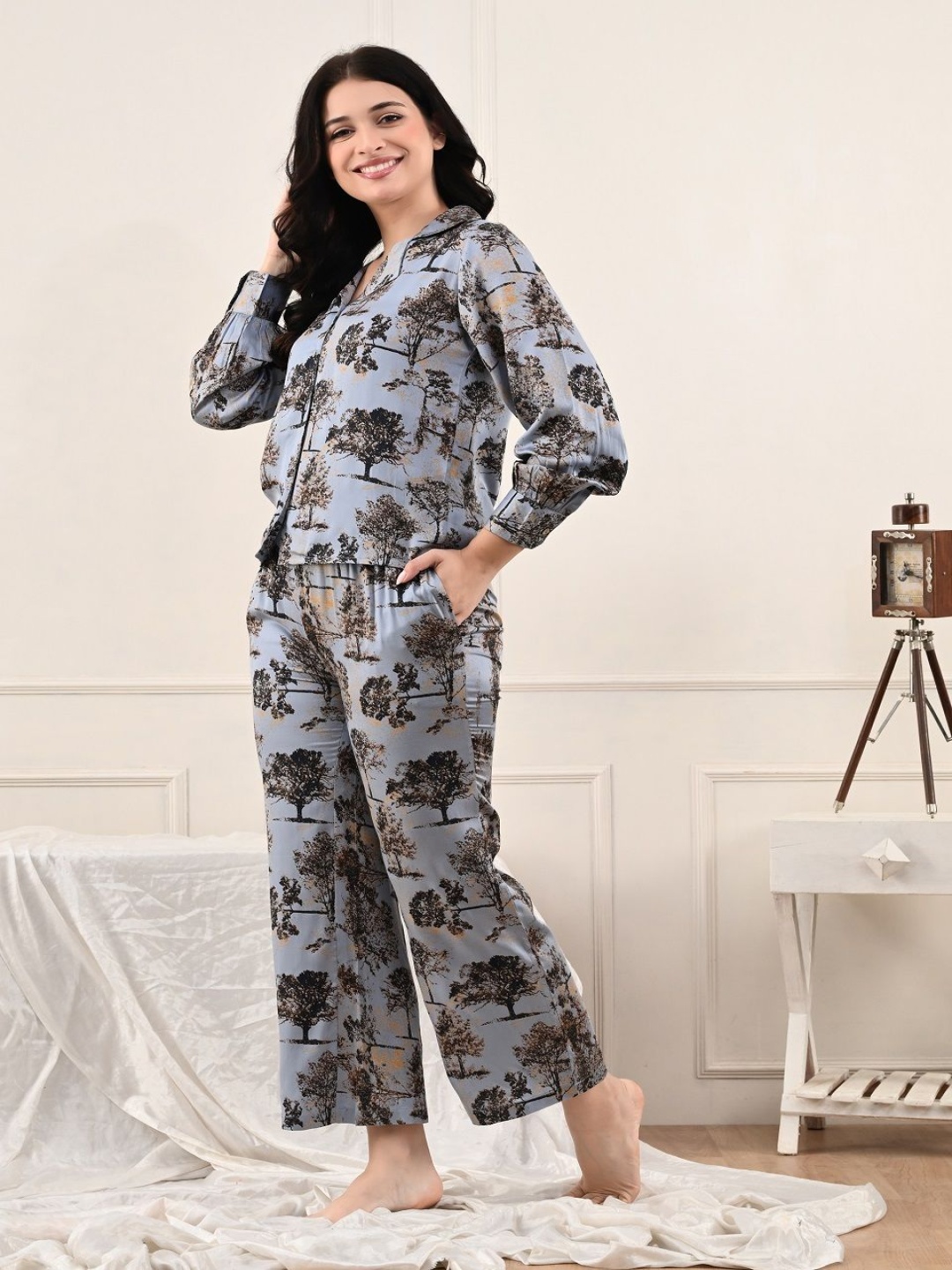 

Unifringe Women Tropical Printed Night suit, Grey