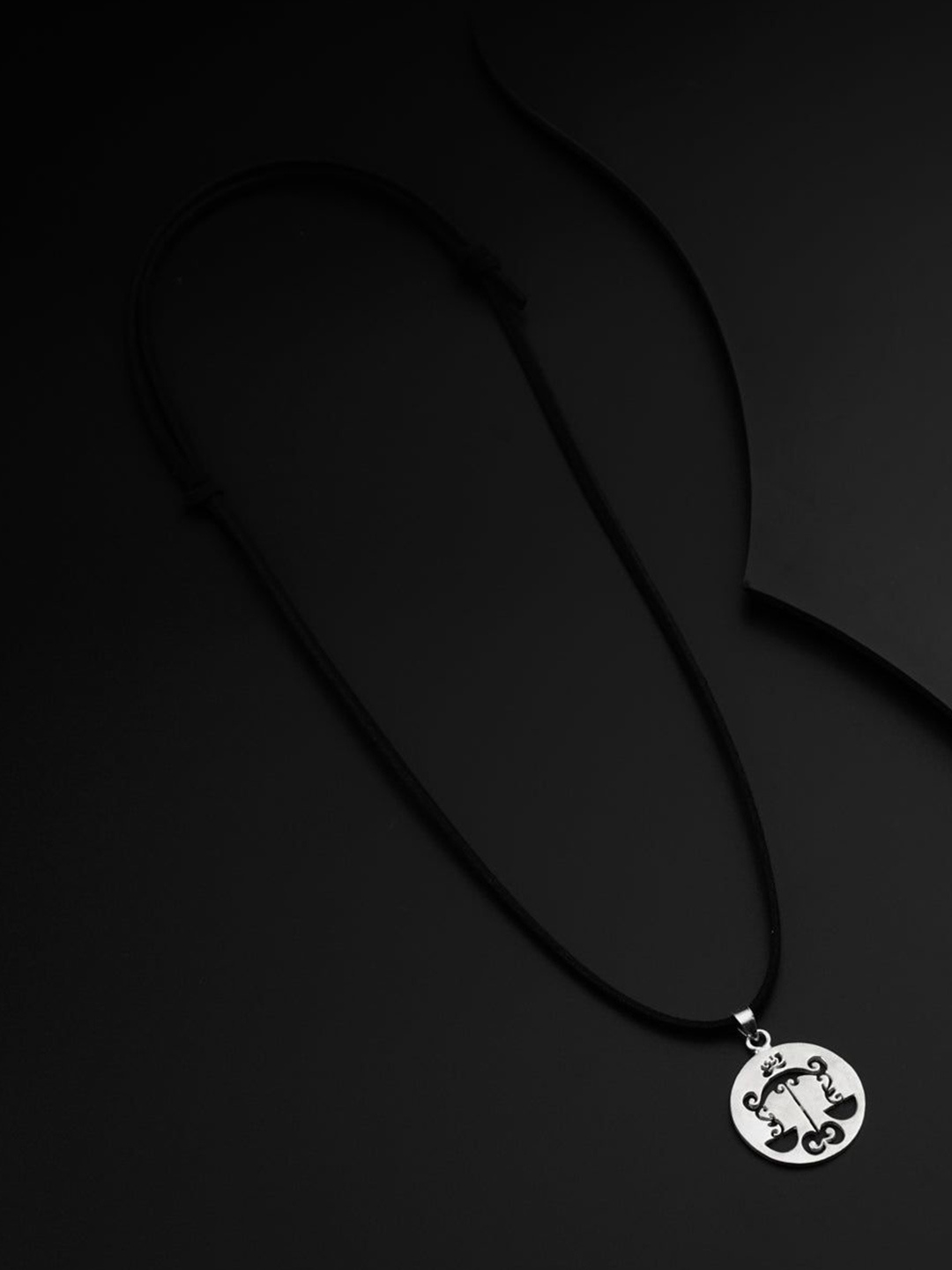 

House of Aadyaa 92.5 Sterling Silver Libra Pendant
