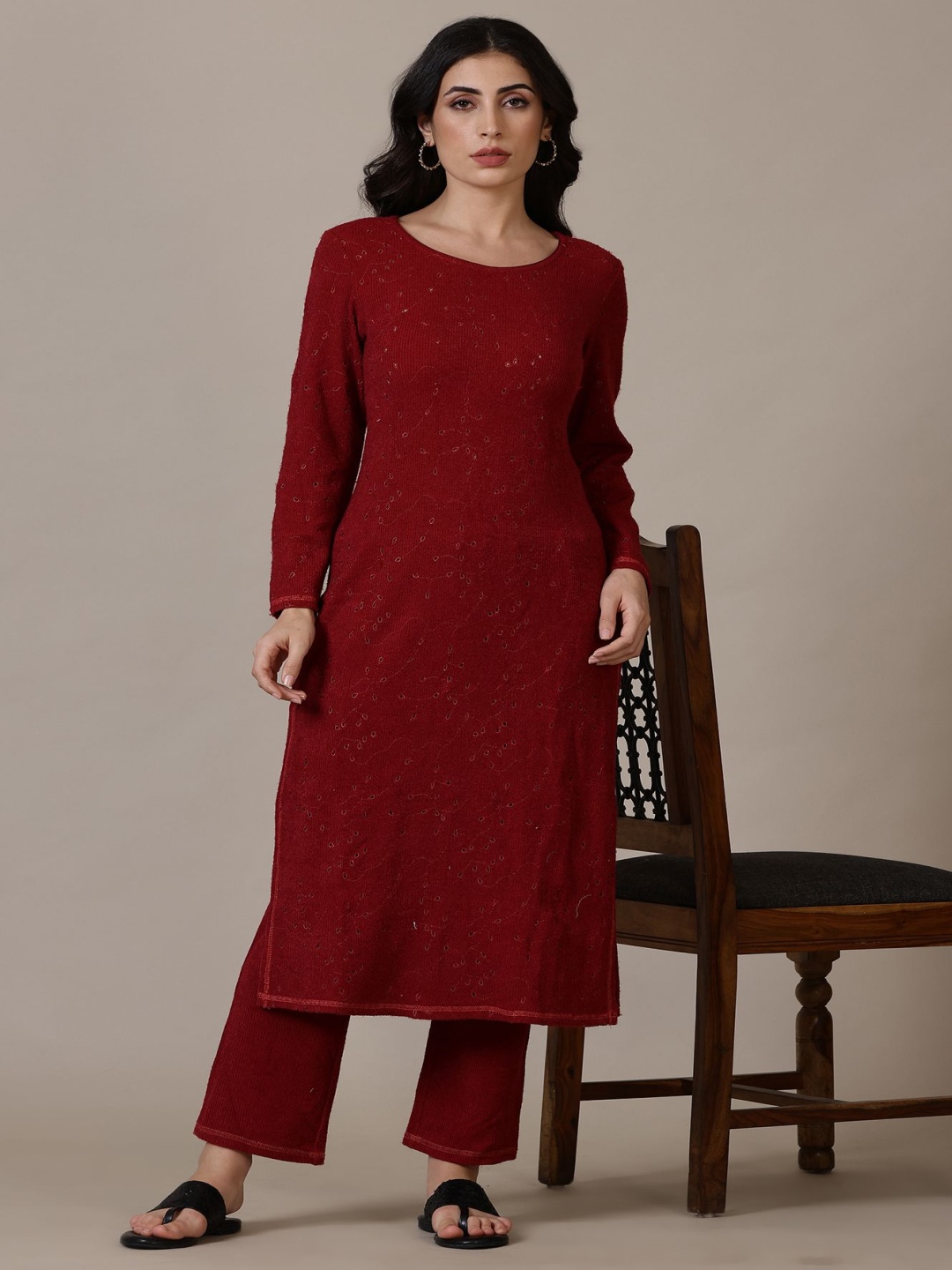 

AURELIA Floral Embroidered Round Neck Straight Kurta With Trousers, Red