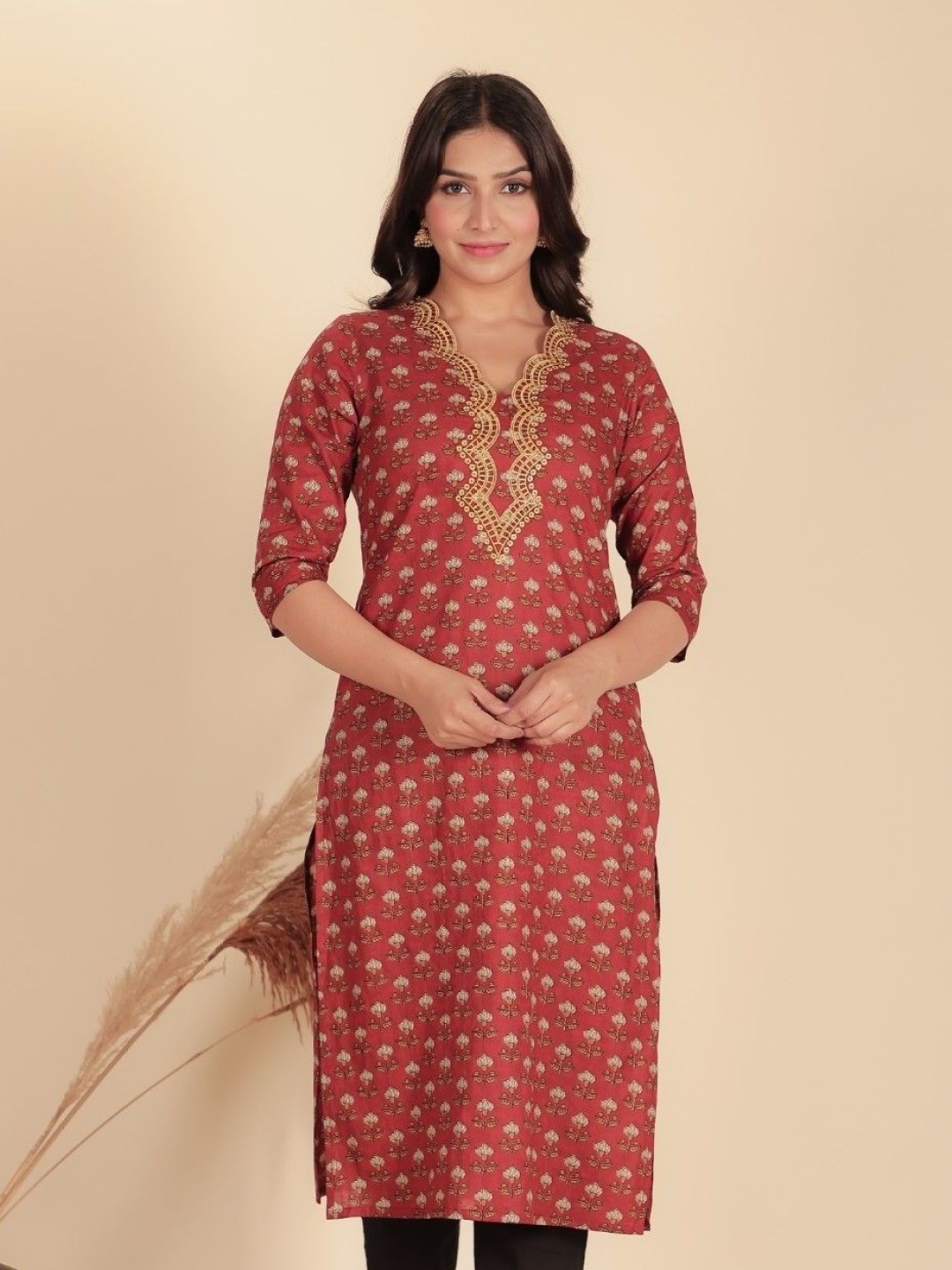 

Aramya Floral Printed Embroidered V-Neck Straight Cotton Kurta, Maroon