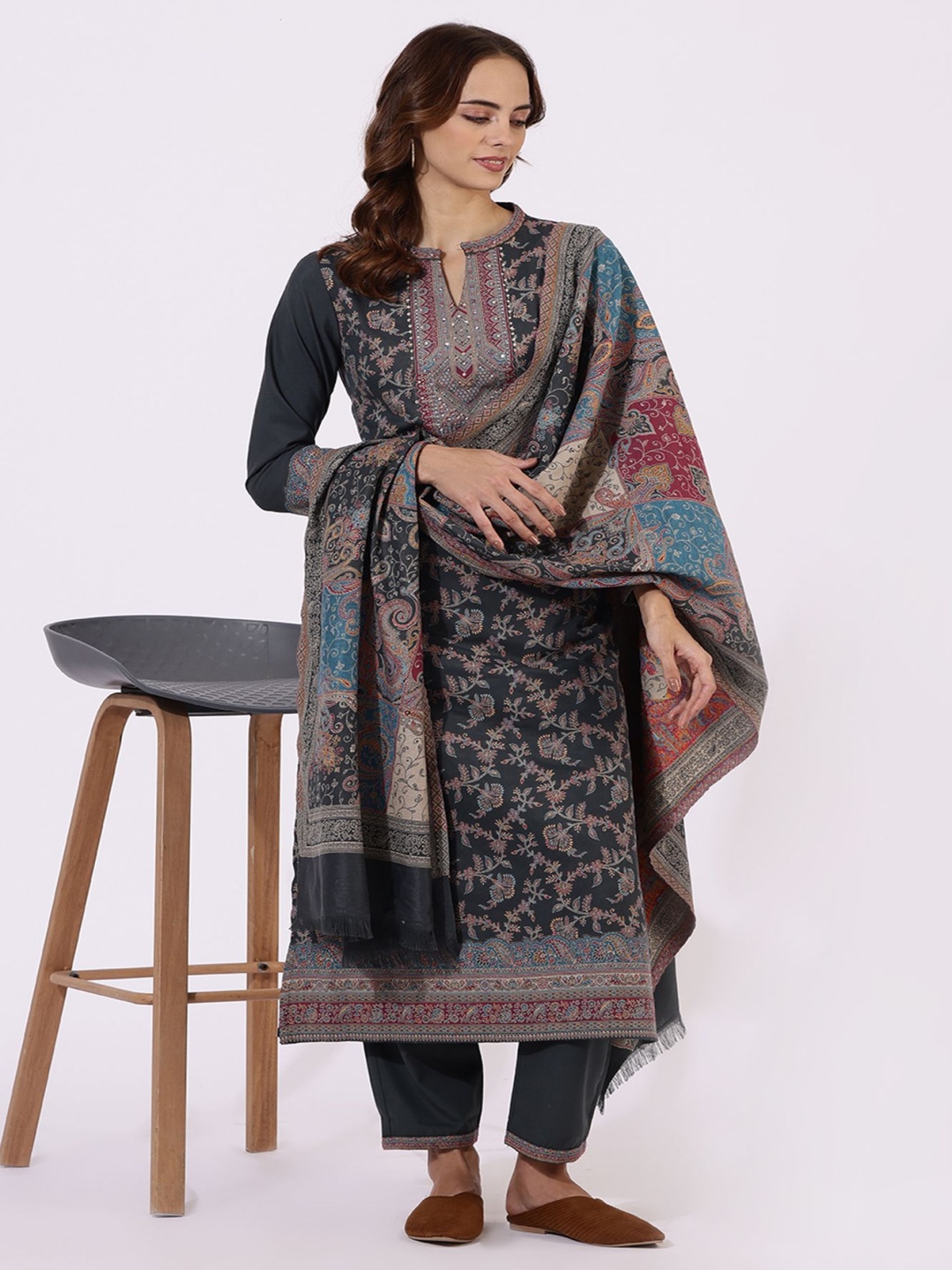 

W Floral Printed Mandarin Collar Sequinned A-Line Kurta With Trousers & Dupatta, Grey