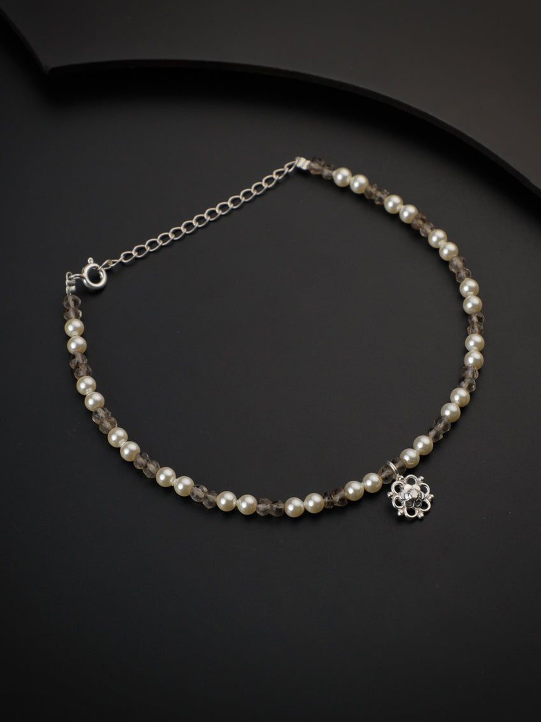 

House of Aadyaa Anklet, Silver