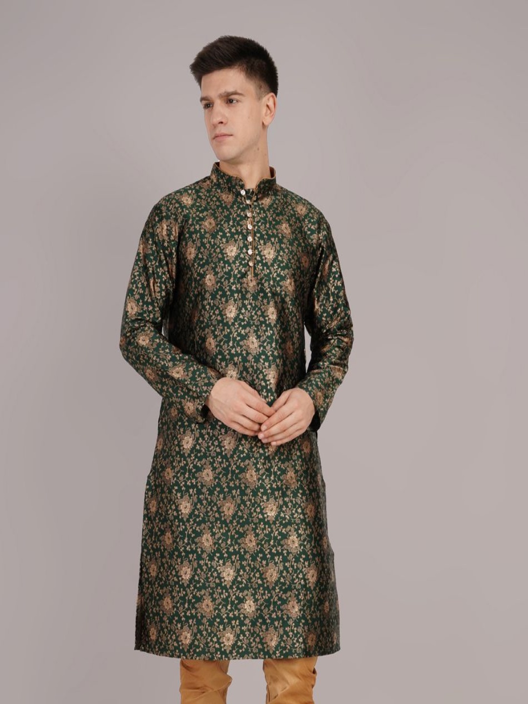 

Larwa Jacquard Woven Design Mandarin Collar Straight Kurta, Green