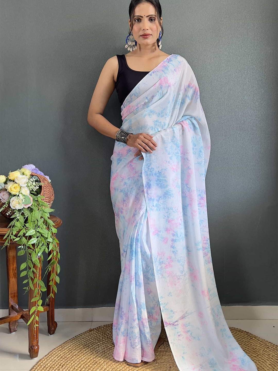 

DIVASTRI Floral Pure Chiffon Ready to Wear Saree, Blue