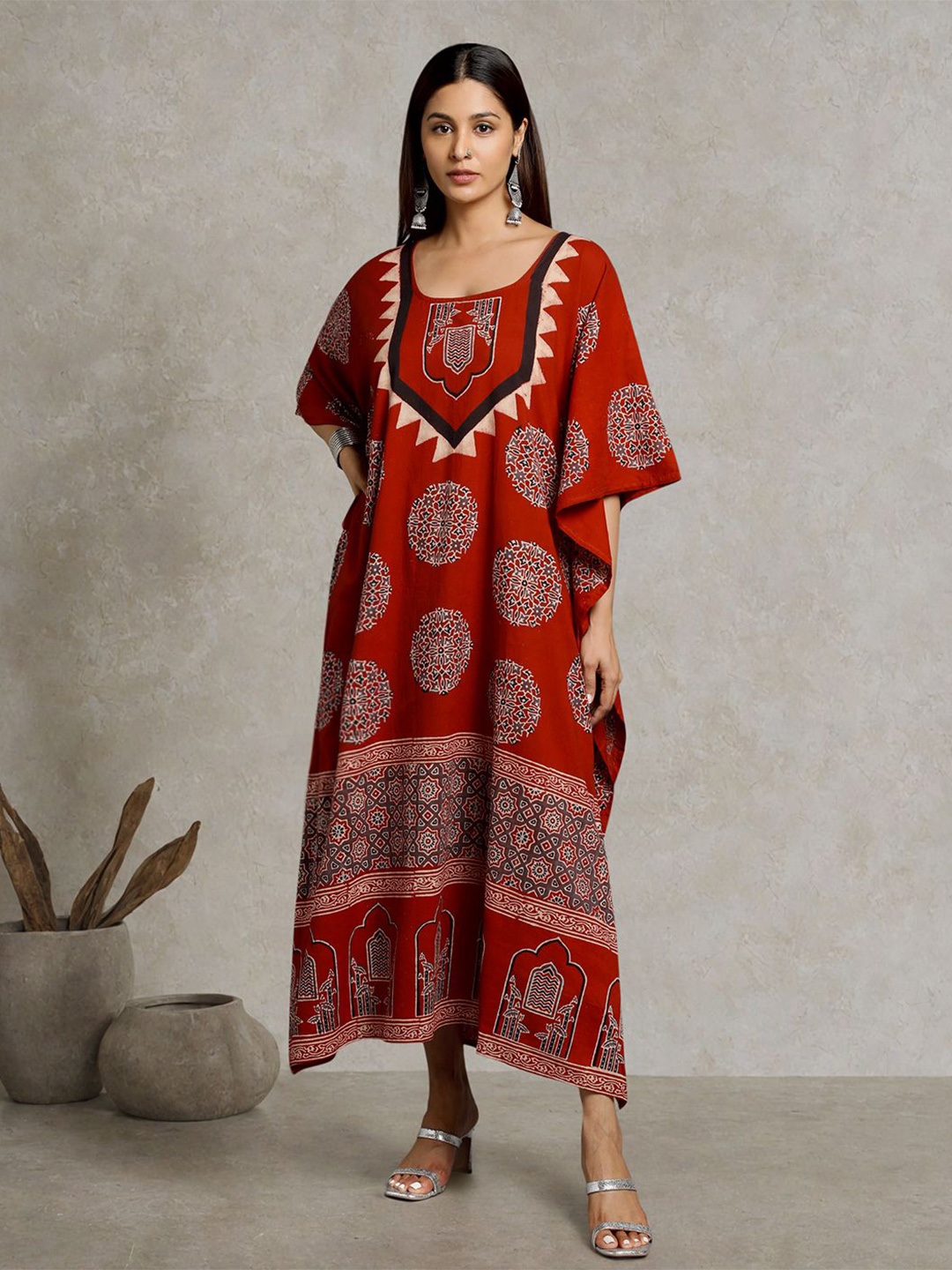 

THE WEAVE TRAVELLER Women Ethnic Motifs Printed Kaftan Dress, Red