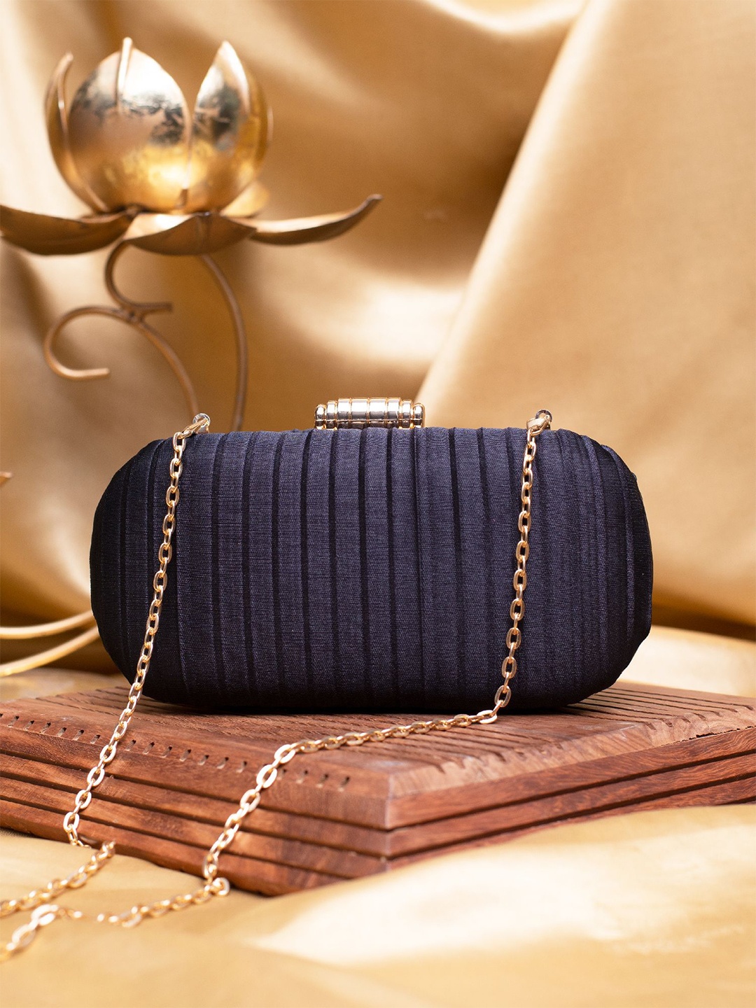 

ARTKLIM Textured Box Clutch, Black