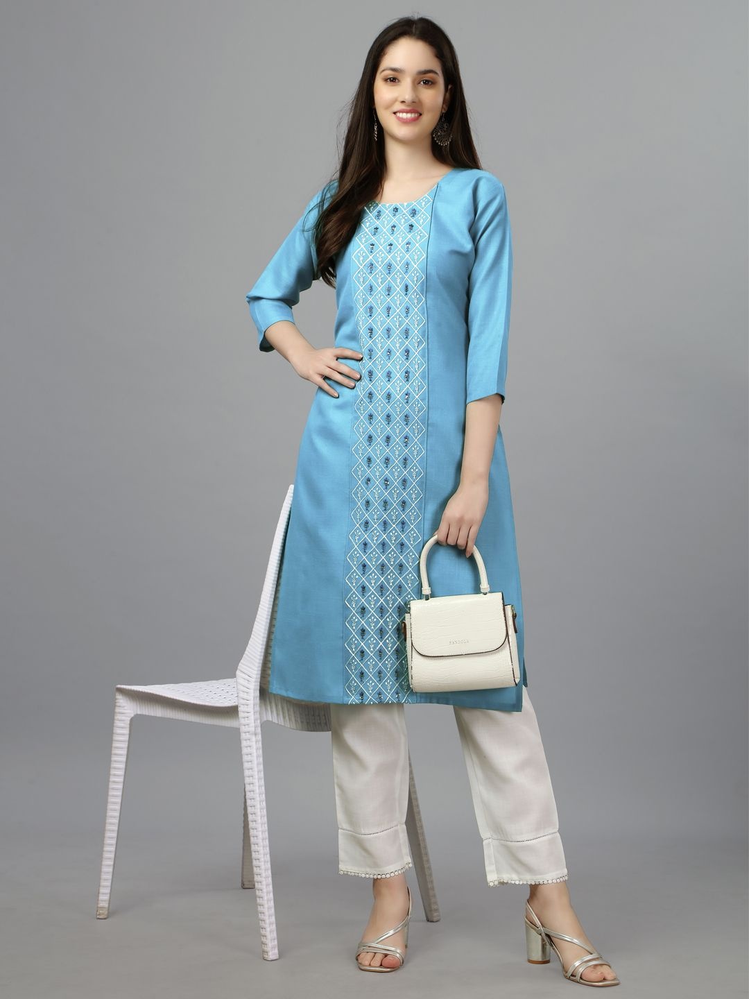 

BERISTON Floral Embroidered Cotton Round Neck Straight Kurta, Blue