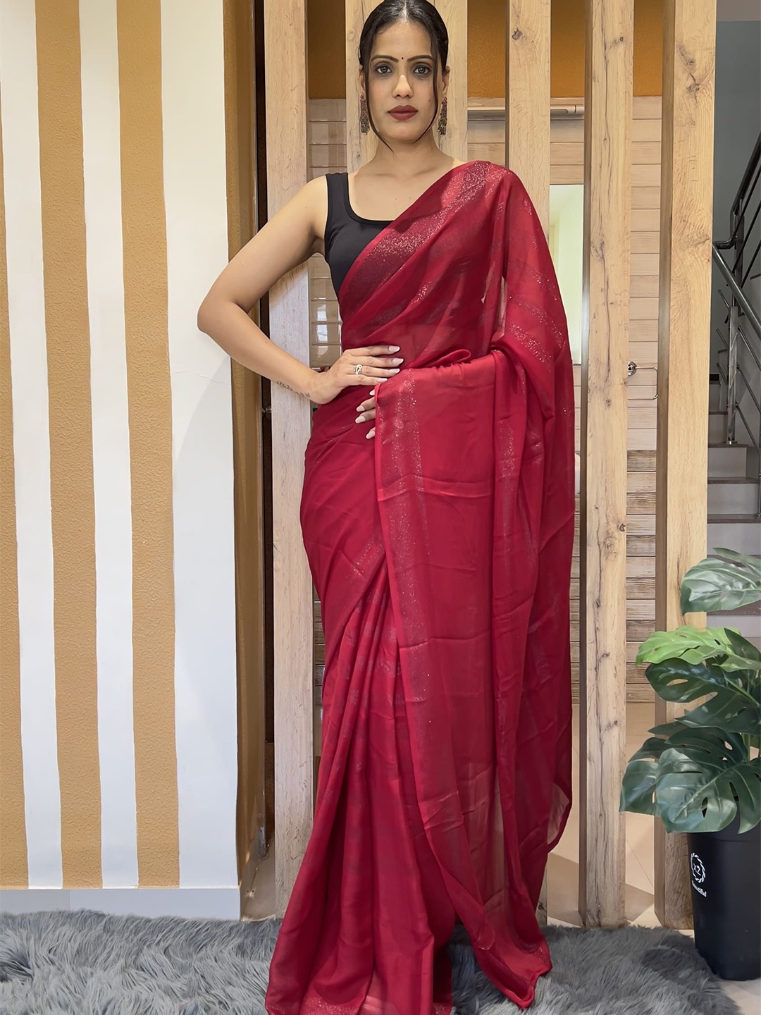 

DIVASTRI Embellished Ready to Wear Saree, Red