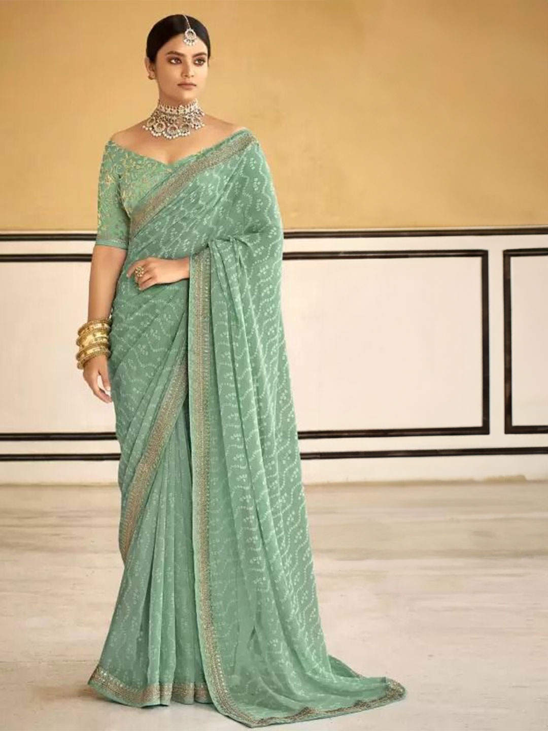 

SAADHVI Embroidered Pure Georgette Saree, Green