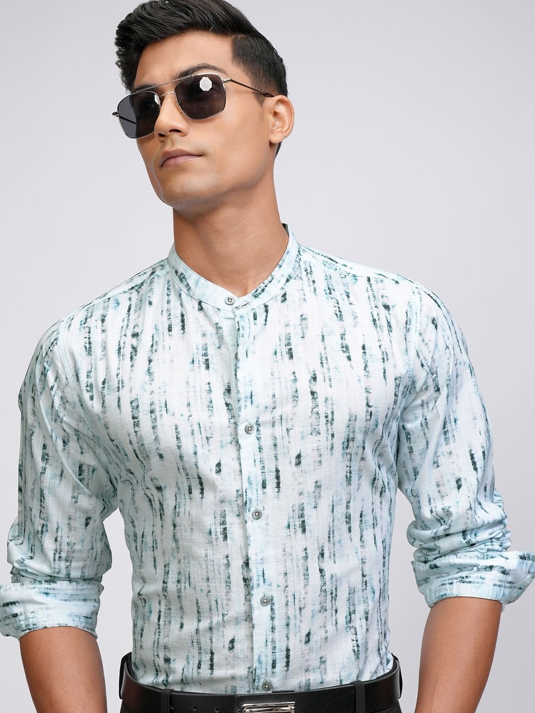 

LOCOMOTIVE Men Slim Fit Band Collar Abstract Printed Cotton Casual Shirt, White