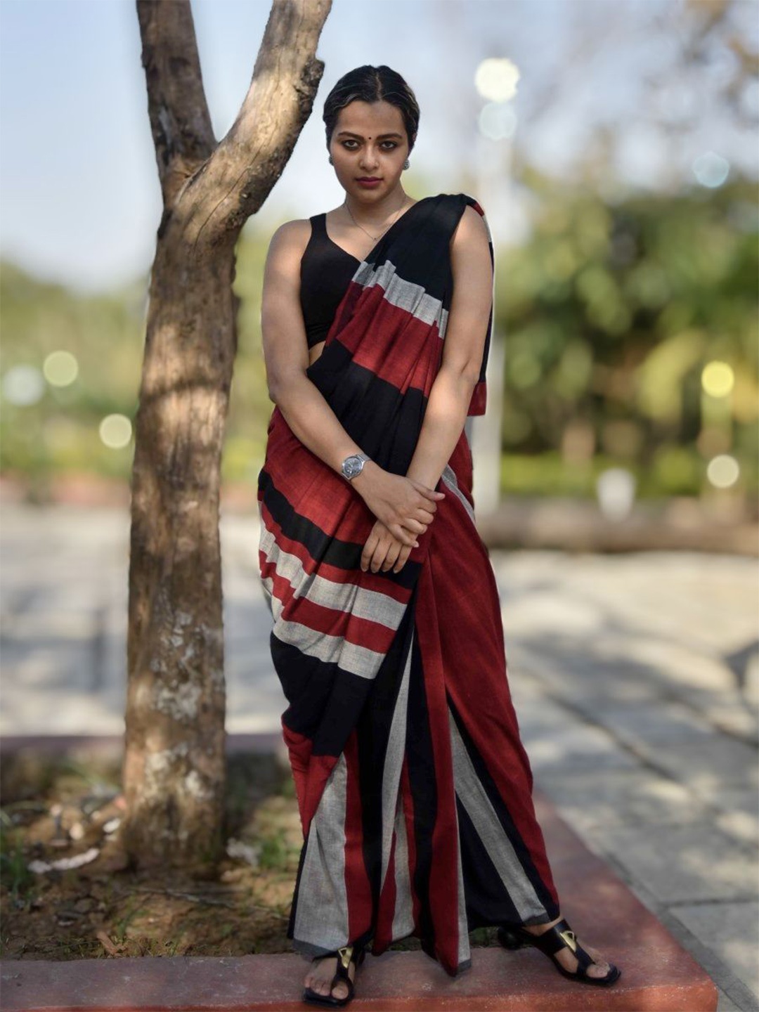 

Ruuprekha Colourblocked Pure Cotton Fusion Khadi Saree, Black