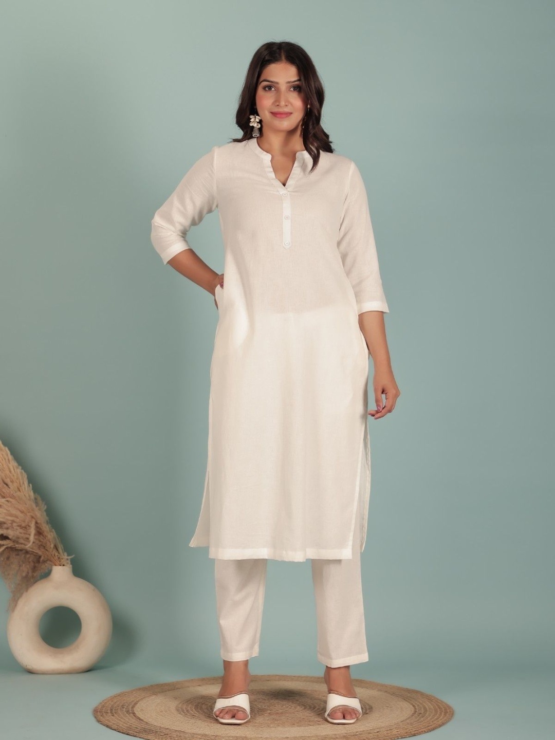 

Aramya Mandarin Collar Linen Cotton Straight Kurta With Trouser, White