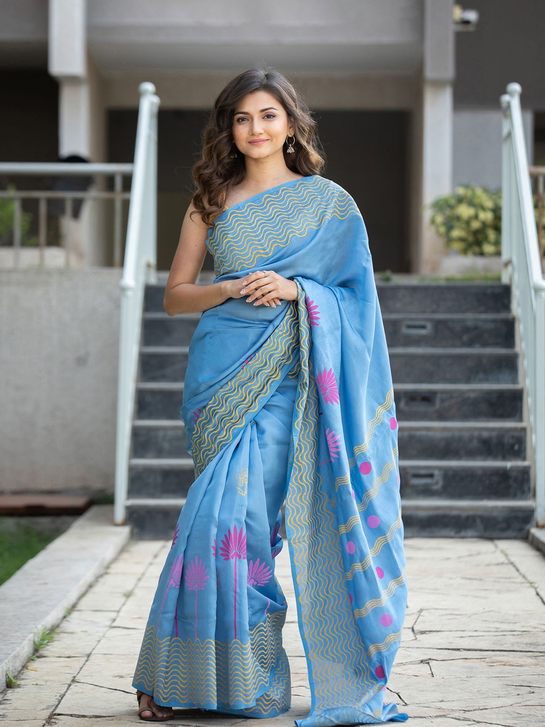 

Prasam Floral Zari Silk Blend Block Print Saree, Blue