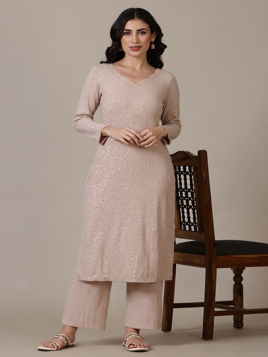 

AURELIA Sequinned V-Neck Straight Kurta With Palazzo, Beige