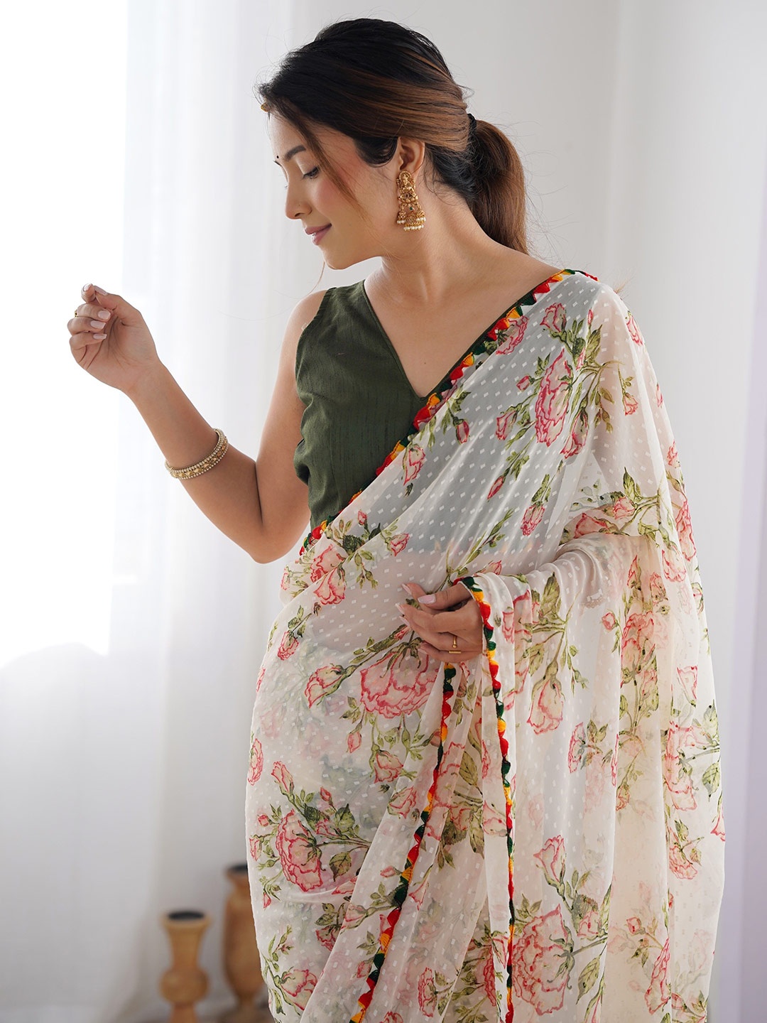 

Kalista Floral Printed Georgette Saree, Cream