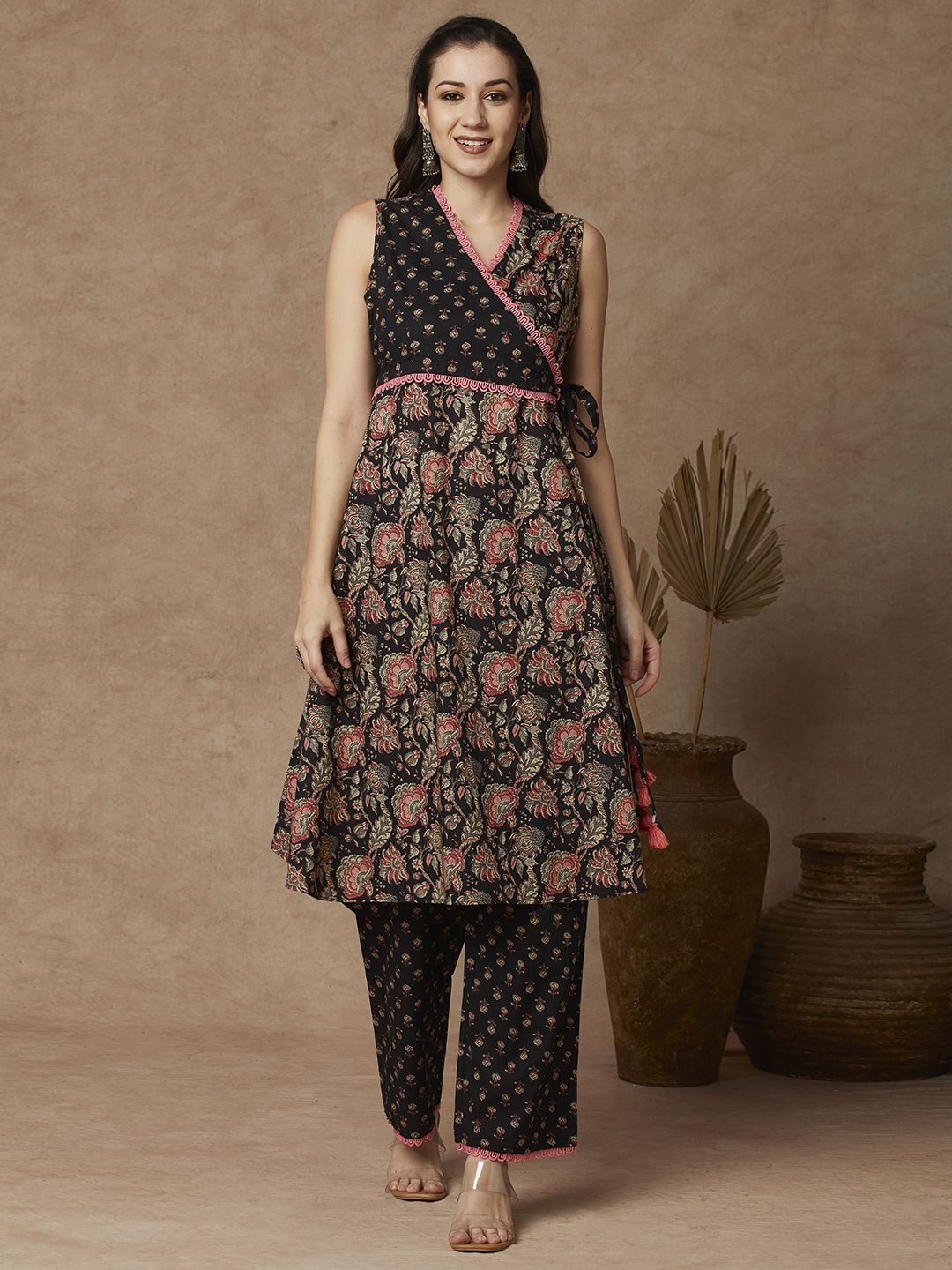 

FASHOR Floral Printed V-Neck Angrakha Pure Cotton A-Line Kurta With Palazzos, Black
