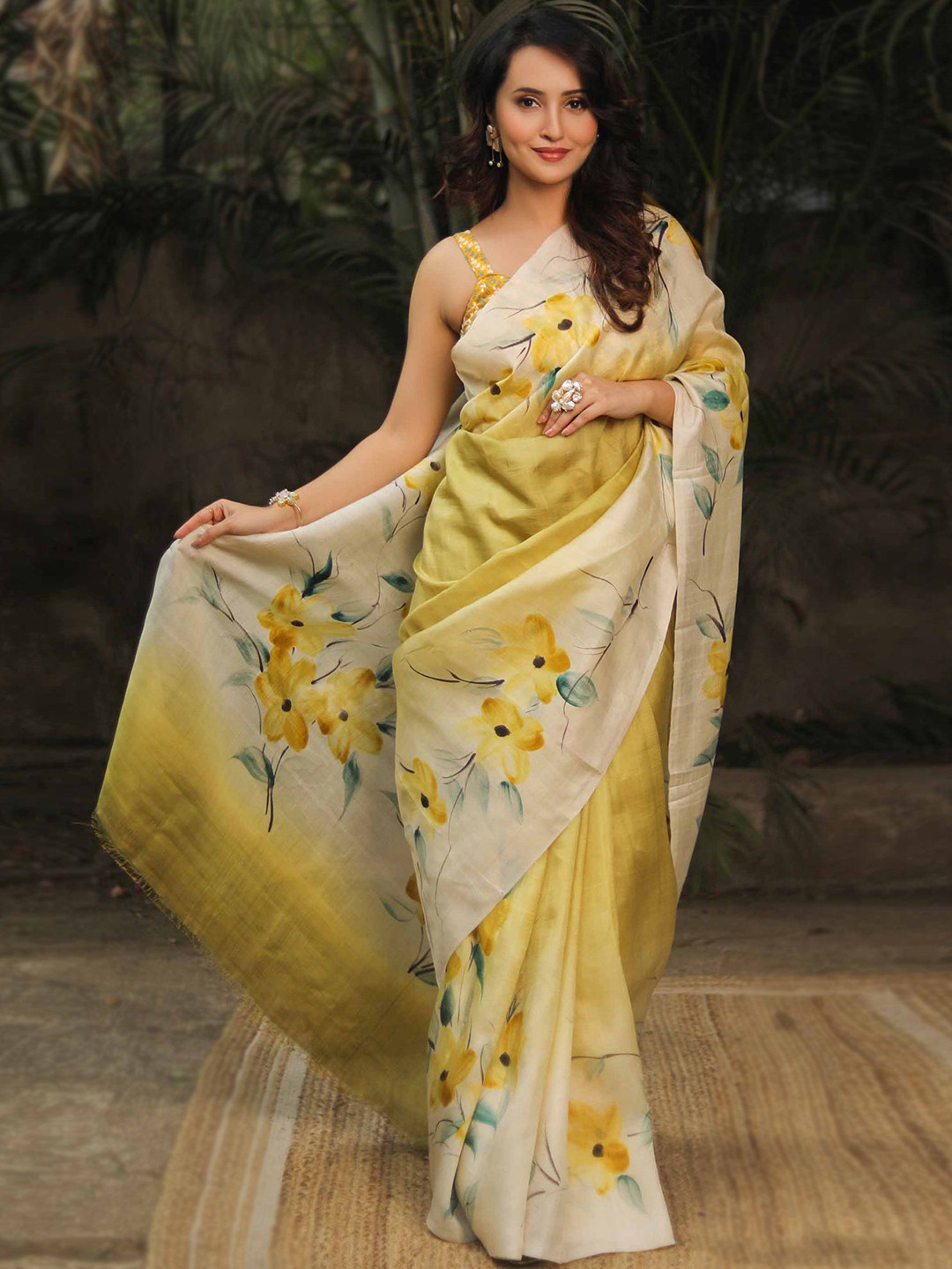

Prasam Floral Pure Silk Block Print Saree, Yellow