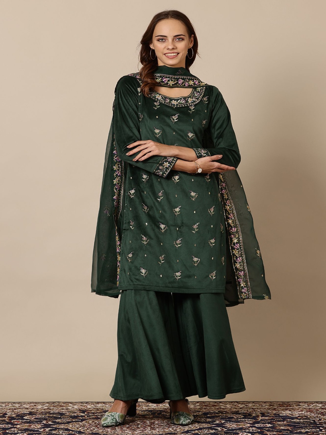 

AURELIA Floral Embroidered Thread Work Straight Kurta With Palazzo And Dupatta, Green