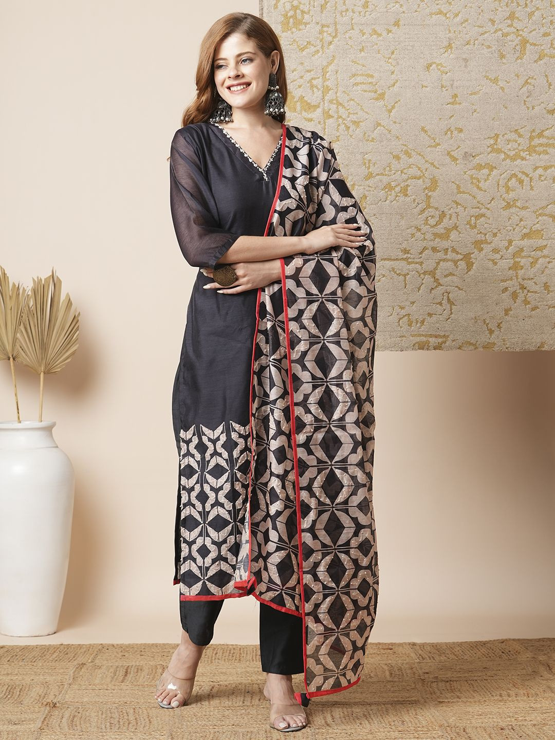 

FASHOR Leaf Printed Thread Work V-Neck Straight Kurta with Trousers and Dupatta, Black