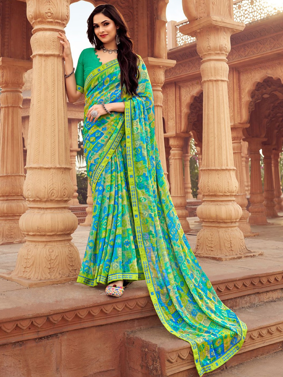 

Mitera Ethnic Motifs Beads and Stones Saree, Green